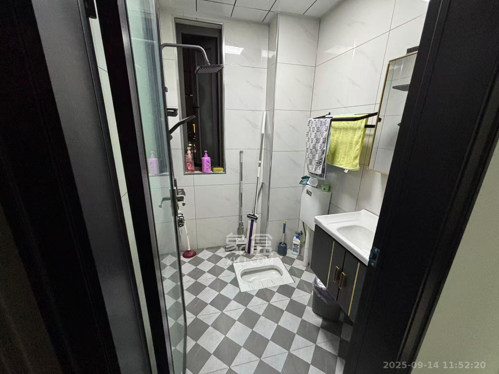 东宜新园  2室2厅1卫    2300.0元/月室内图