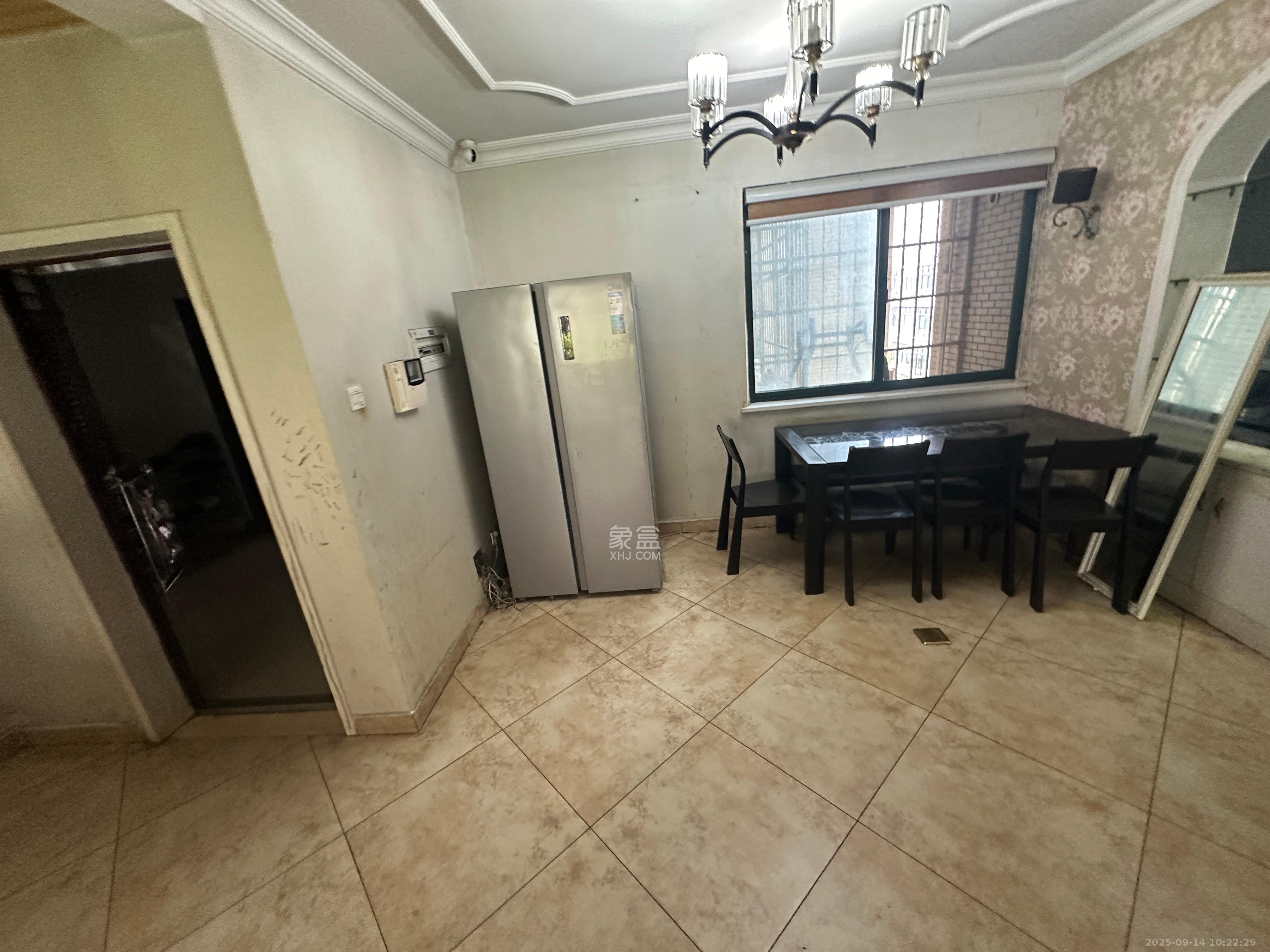 麓枫和苑  3室2厅2卫    3000.0元/月室内图