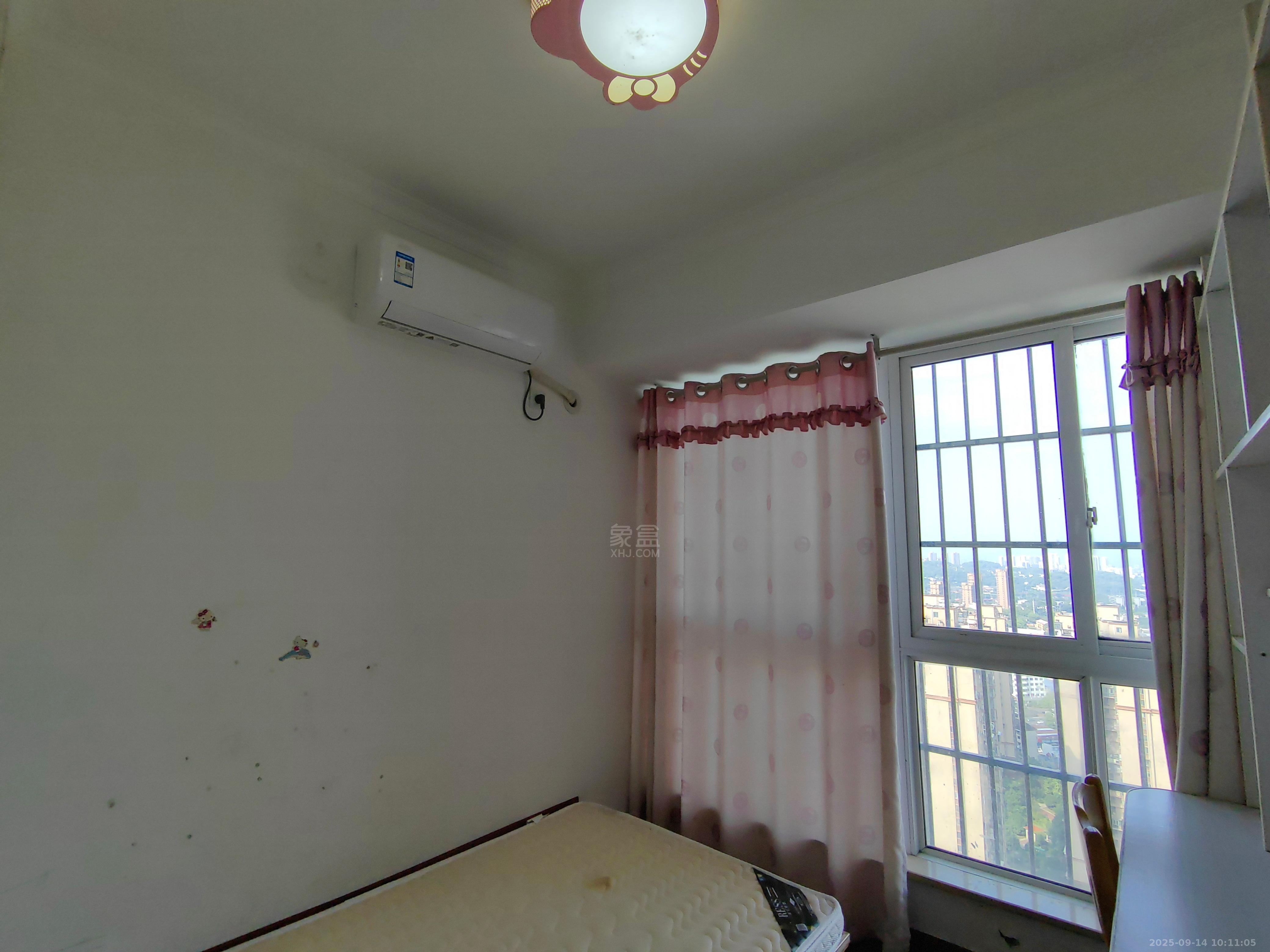 印象华都 3室2厅1卫 1300.0元/月 印象华都 3室2厅1卫 1300.0元/月室内图