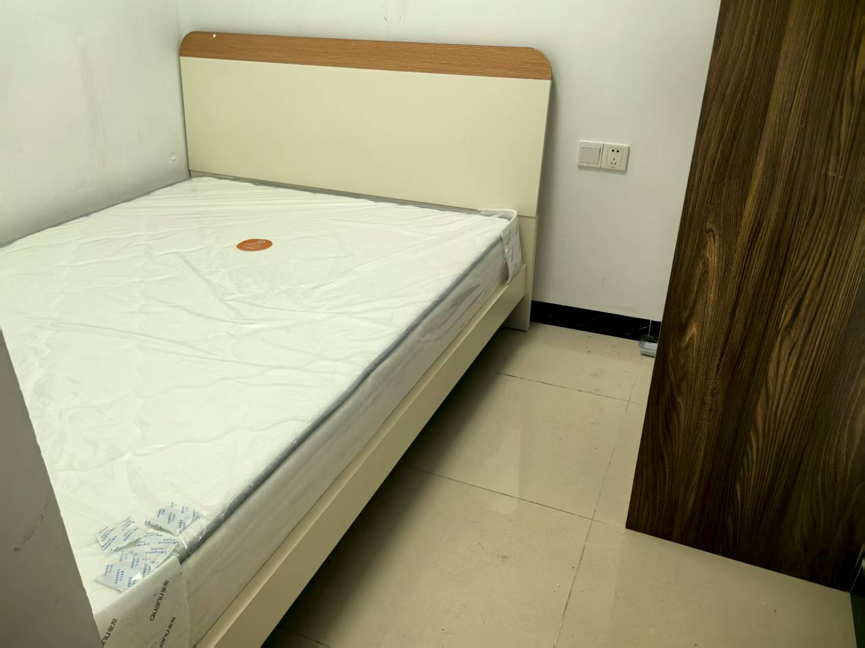 华盛中央公园  3室1厅1卫    1800.0元/月 华盛中央公园  3室1厅1卫    1800.0元/月室内图