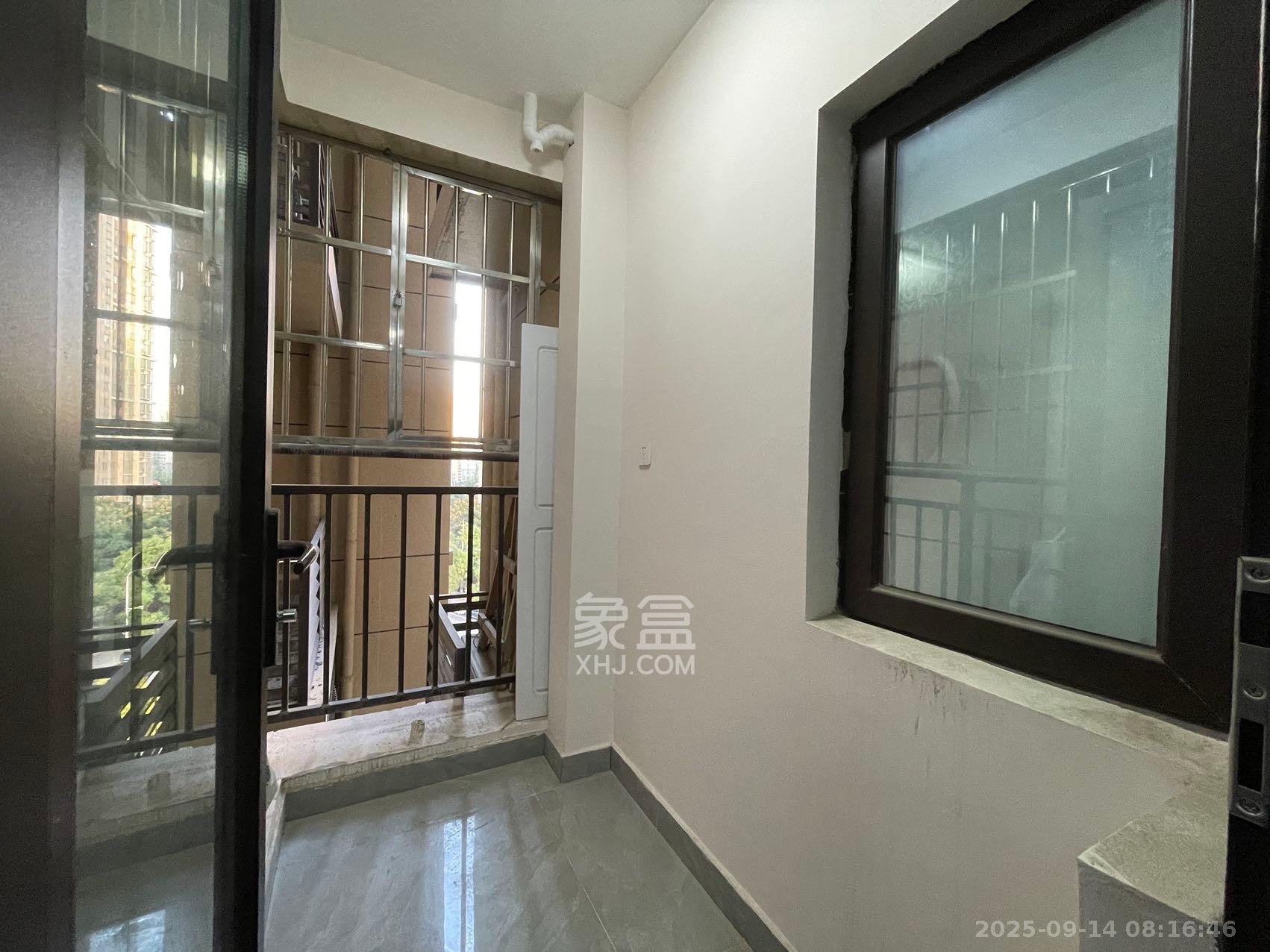 保利大都汇一期、二期 3室2厅2卫 3100.0元/月 保利大都汇一期、二期 3室2厅2卫 3100.0元/月室内图