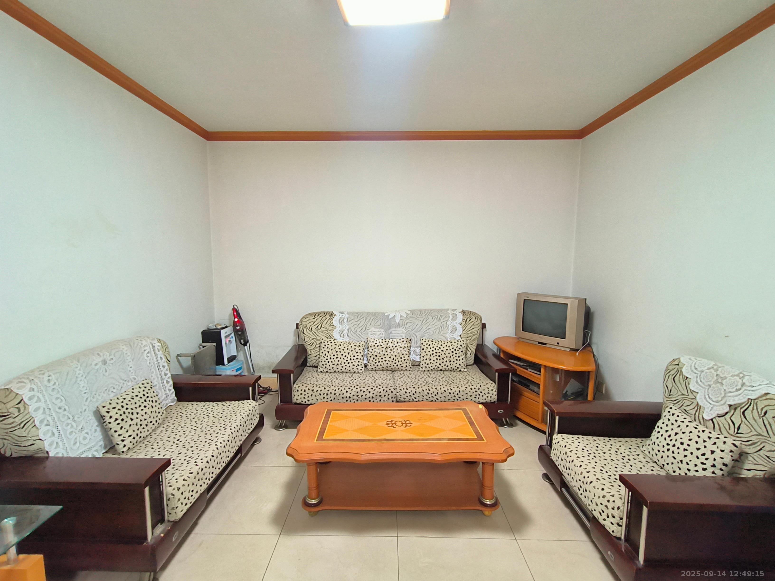 银园公寓(芙蓉区) 3室1厅1卫 2600.0元/月 银园公寓(芙蓉区) 3室1厅1卫 2600.0元/月室内图