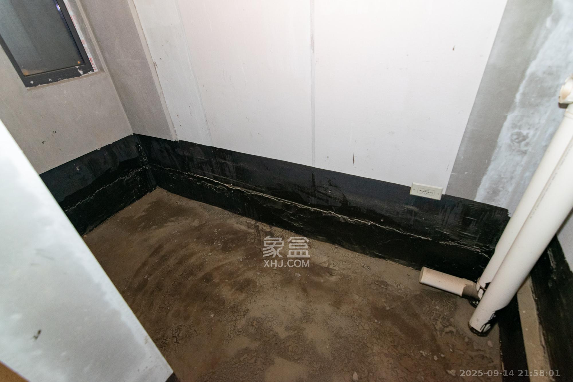 澳海望洲府  4室2厅2卫    82.0万卫生间