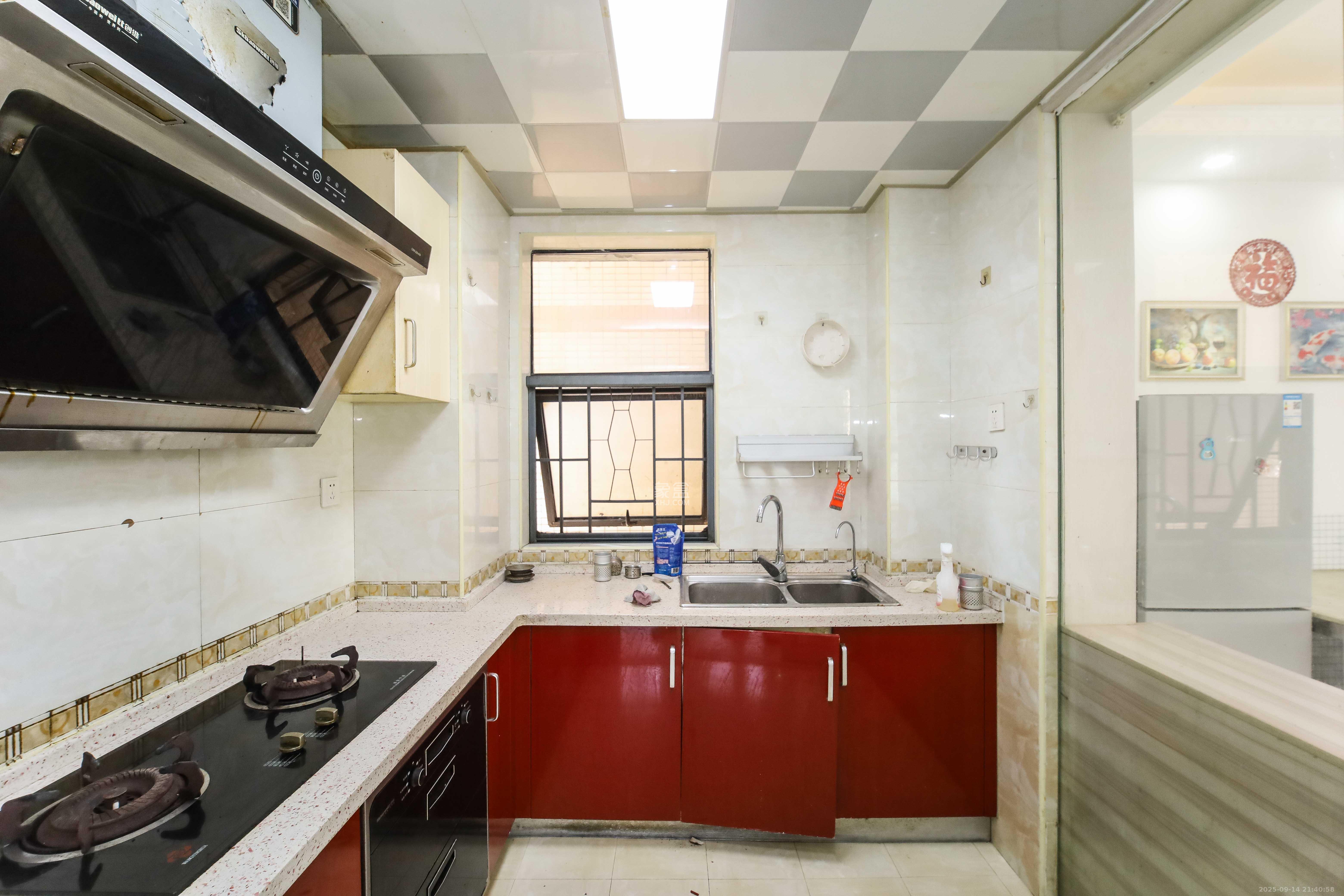 鸿基橄榄君庭  4室2厅2卫    96.0万 鸿基橄榄君庭  4室2厅2卫    96.0万厨房