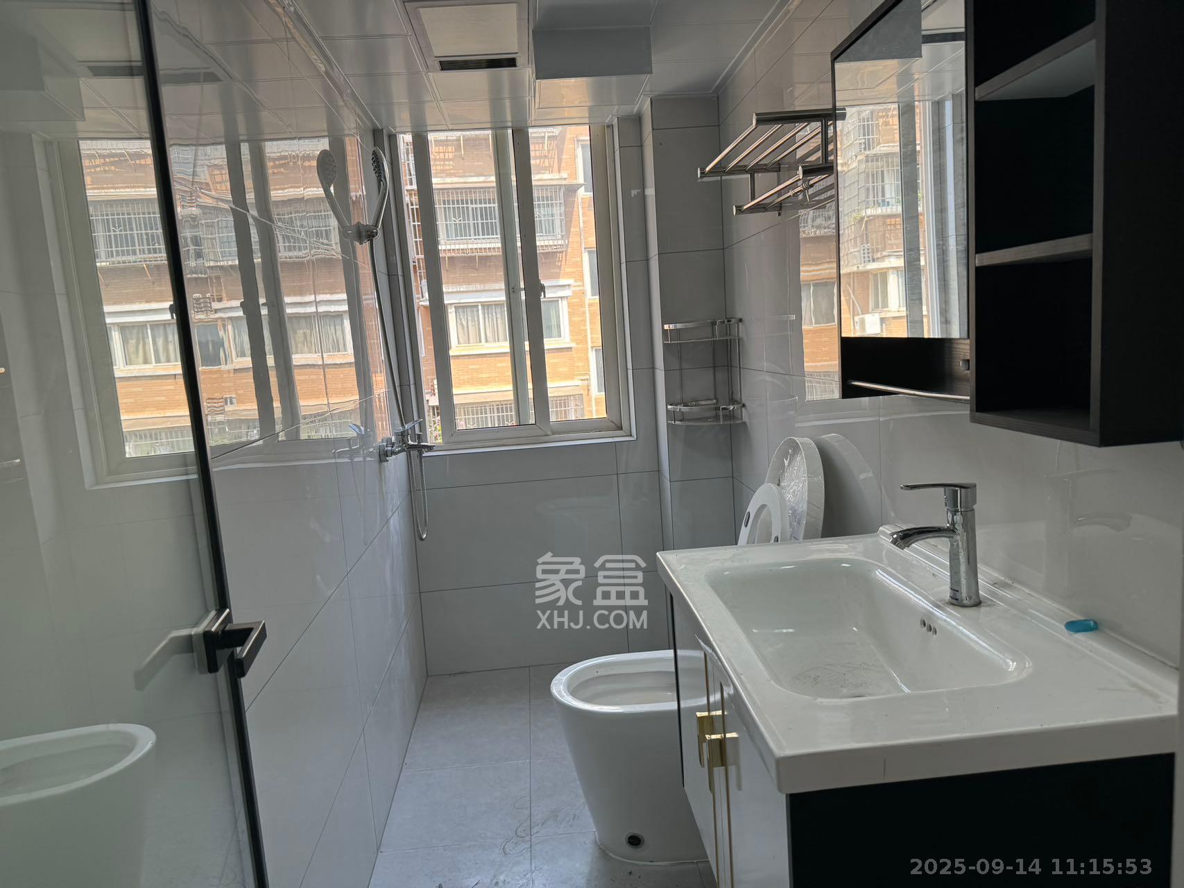 景环小区  2室1厅1卫    1700.0元/月室内图