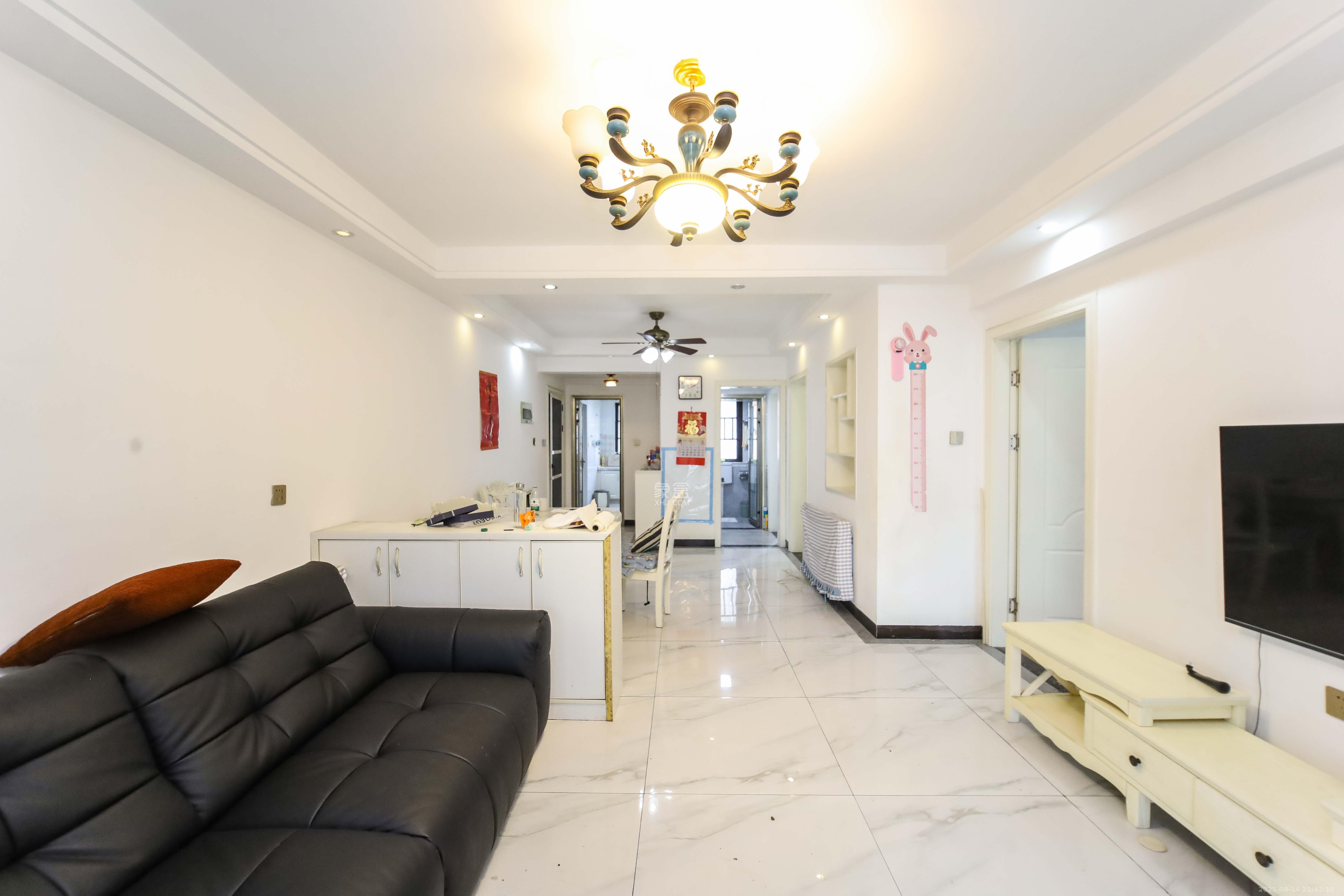 中欣楚天熙苑  3室2厅2卫    102.8万 中欣楚天熙苑  3室2厅2卫    102.8万客厅