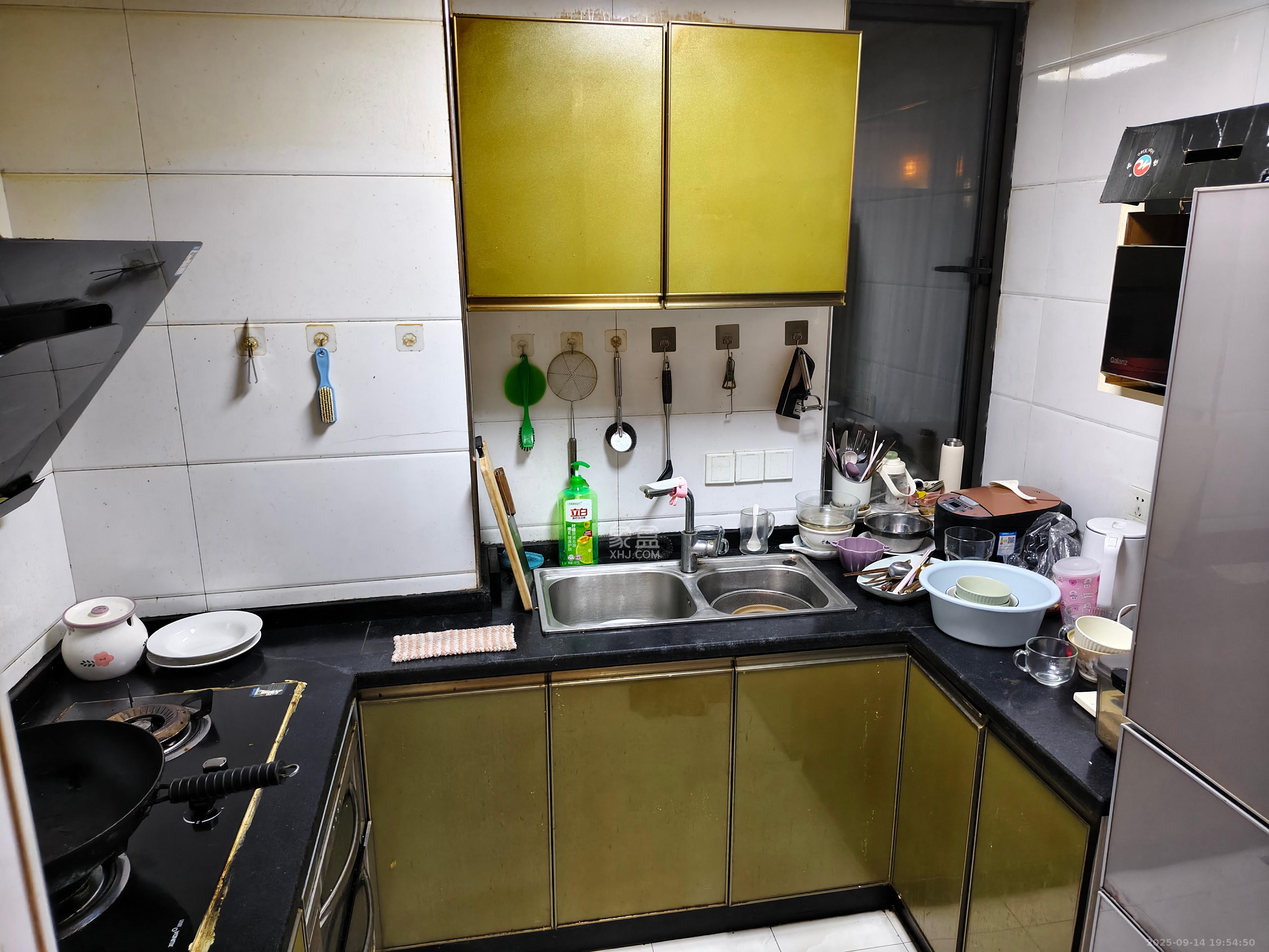 兴威帕克水岸 3室2厅1卫 2200.0元/月 兴威帕克水岸 3室2厅1卫 2200.0元/月室内图