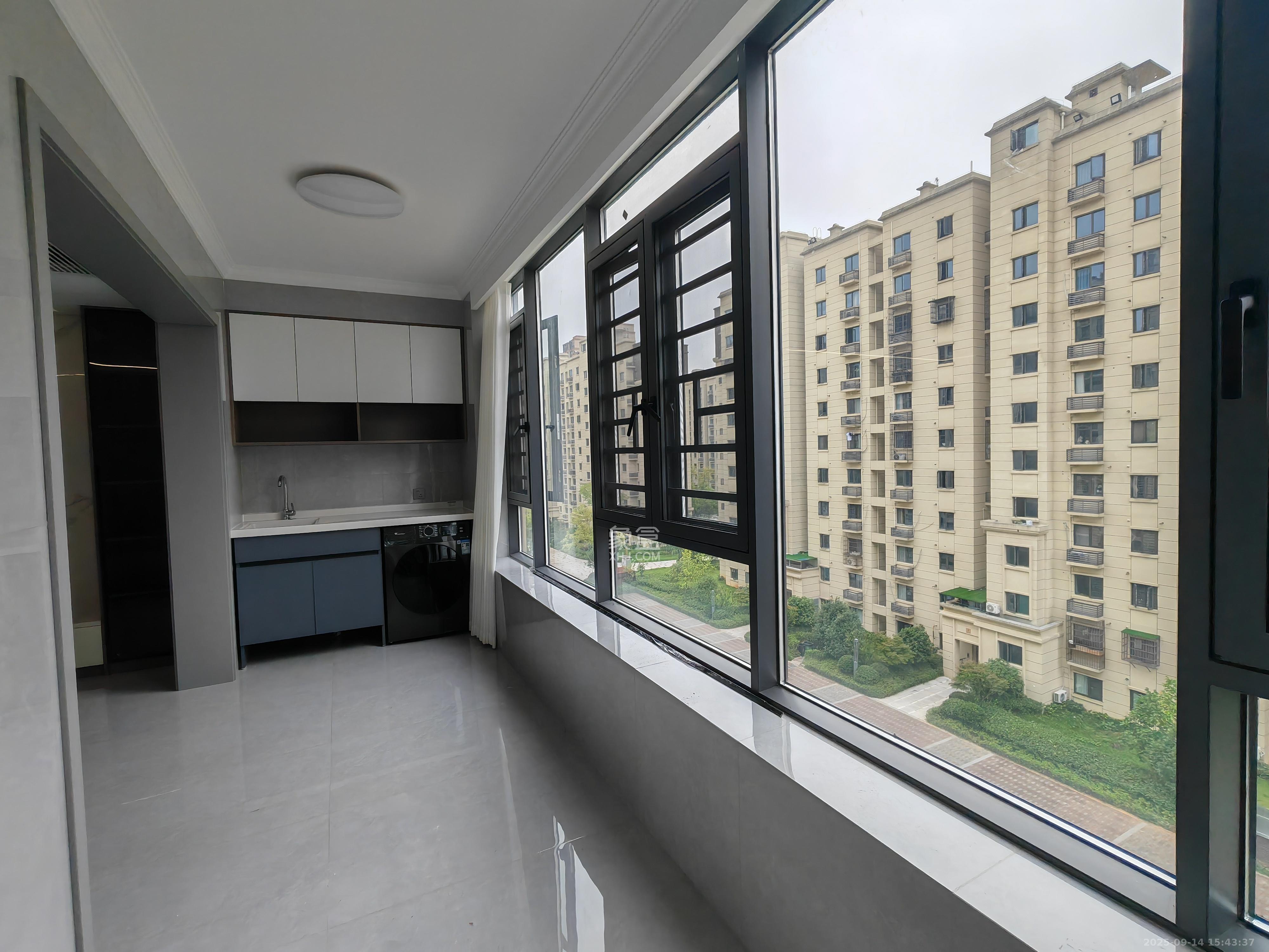 中梁星都荟  4室2厅2卫    2680.0元/月室内图