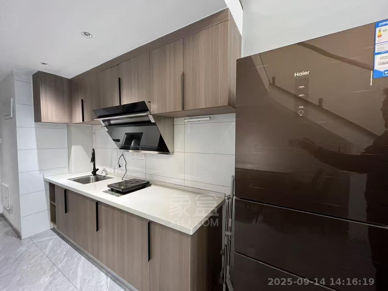 未来云环球中心  1室1厅1卫    2300.0元/月 未来云环球中心  1室1厅1卫    2300.0元/月