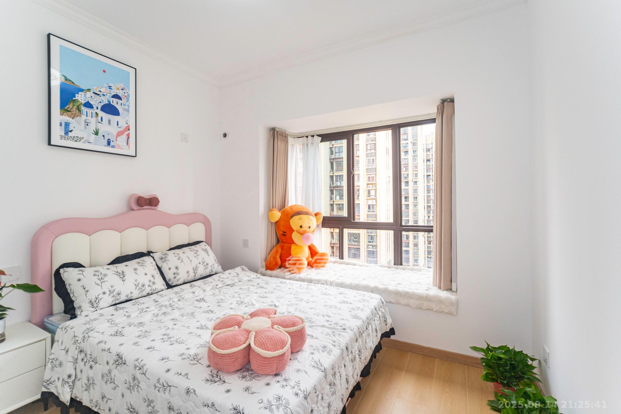 东方美地  4室2厅2卫    99.8万卧室