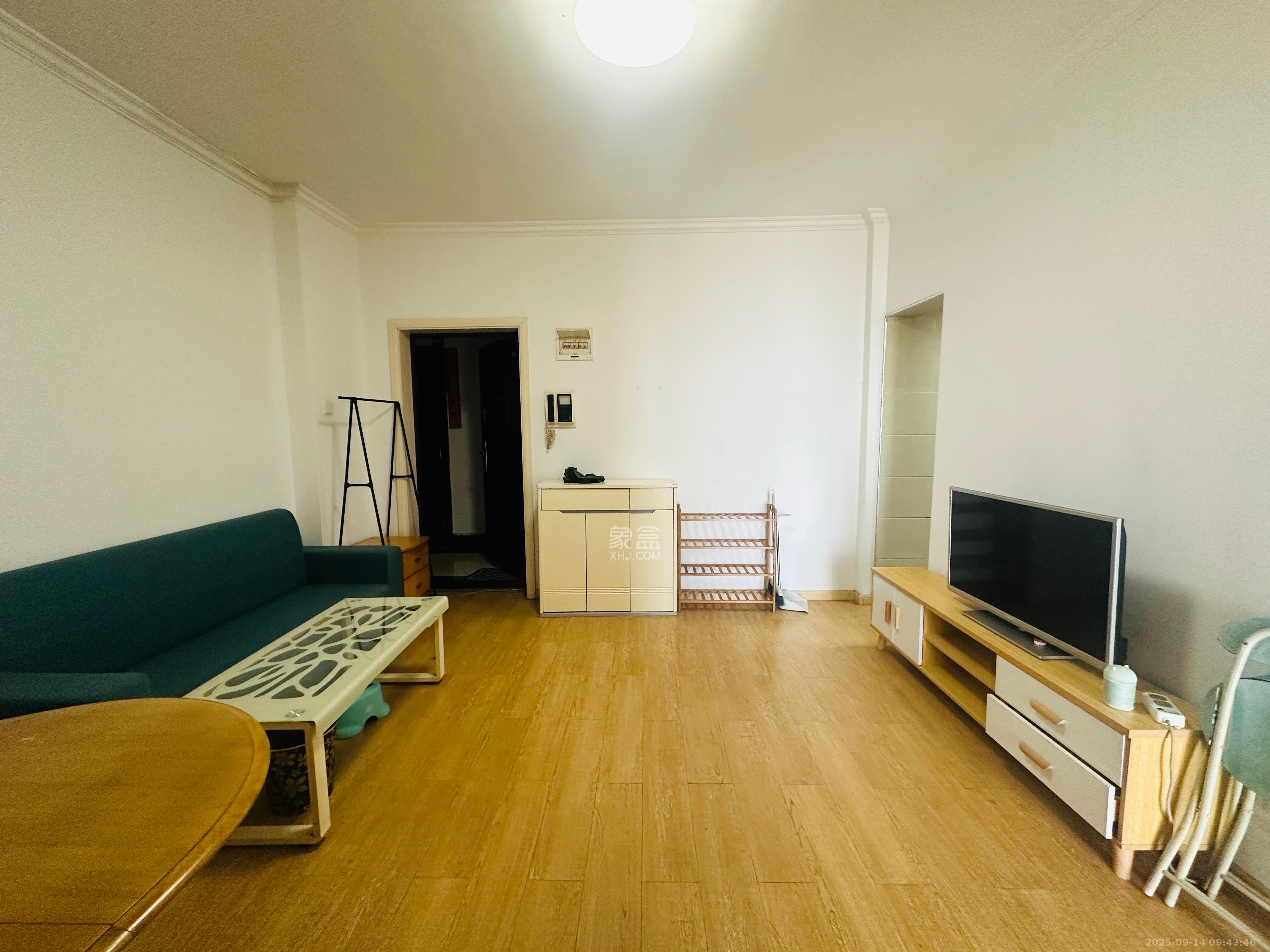 百纳广场(百纳公寓) 2室2厅1卫 2100.0元/月 百纳广场(百纳公寓) 2室2厅1卫 2100.0元/月室内图