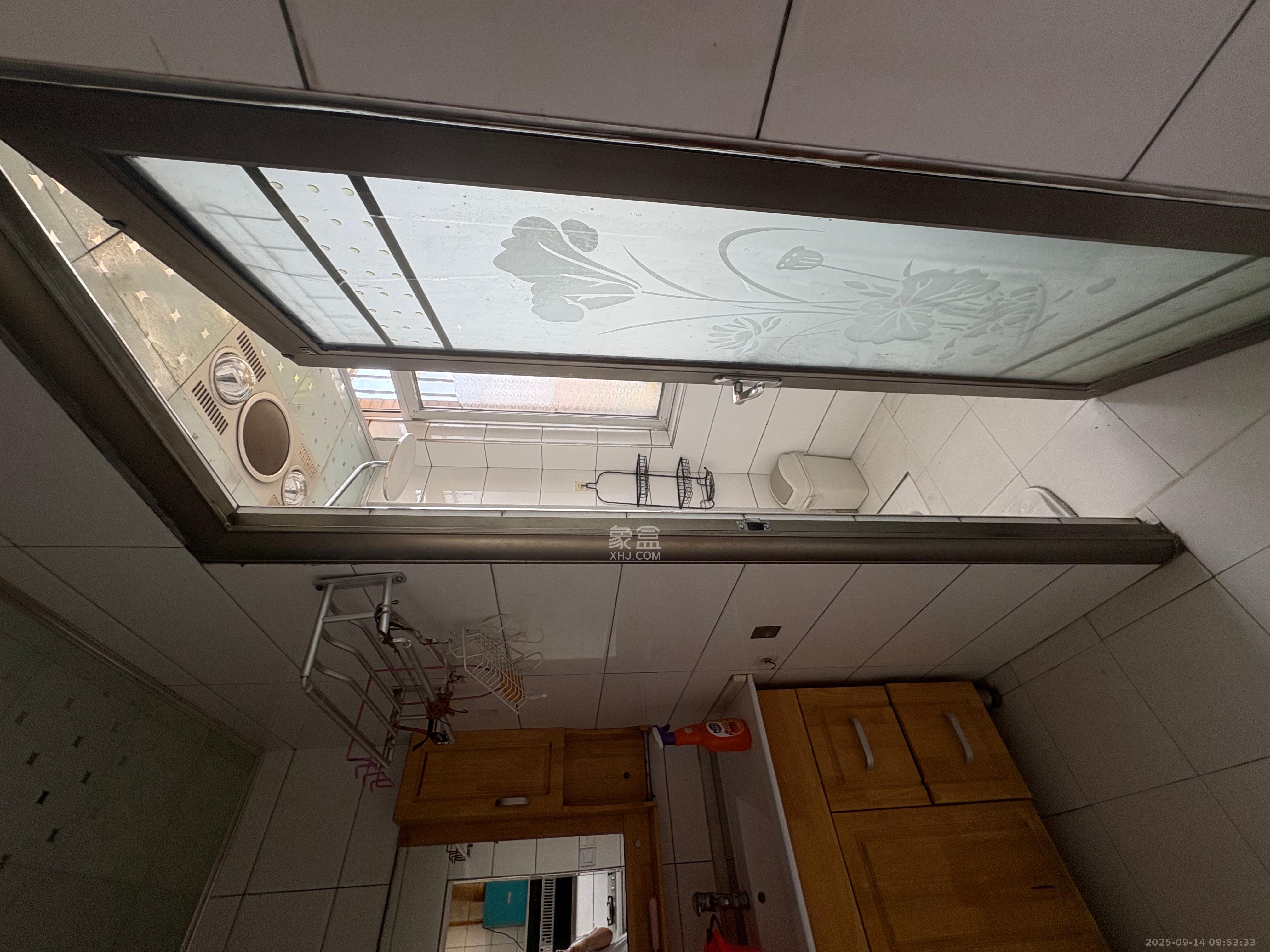 先锋新宇  3室2厅2卫    2300.0元/月室内图