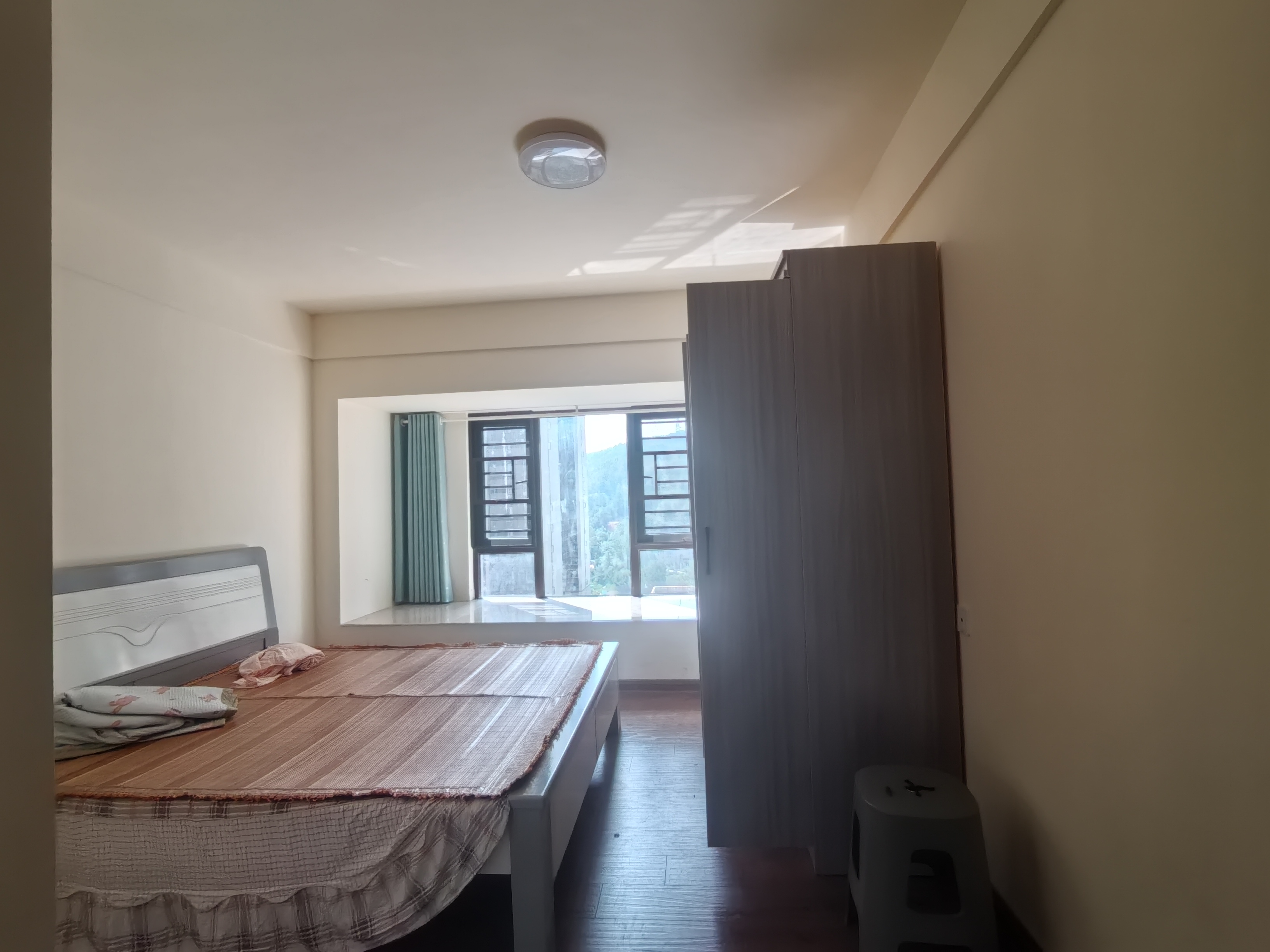 碧桂园翘楚棠  4室2厅2卫    2000.0元/月室内图