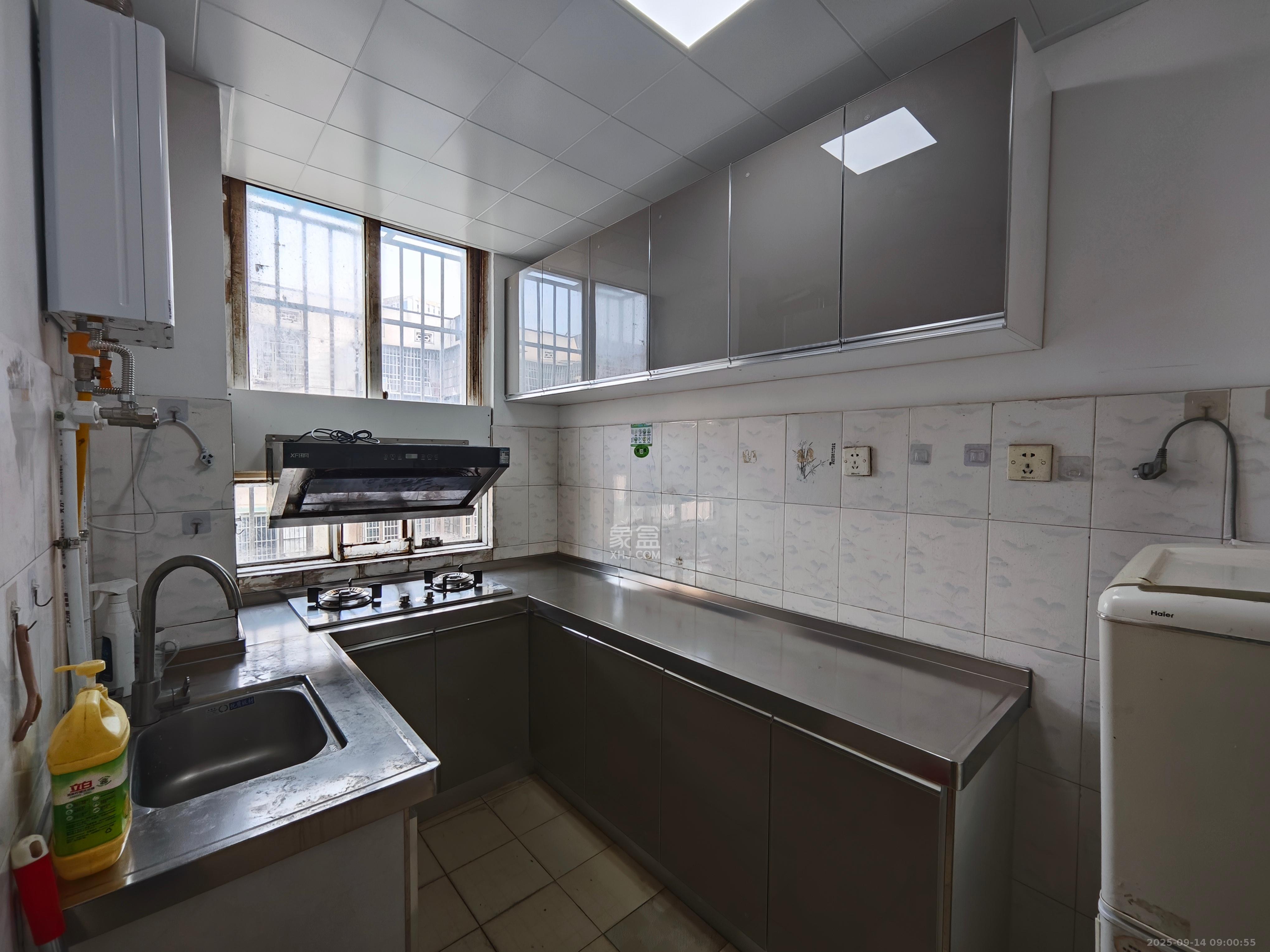 天鸿小区 2室1厅1卫 1600.0元/月 天鸿小区 2室1厅1卫 1600.0元/月室内图