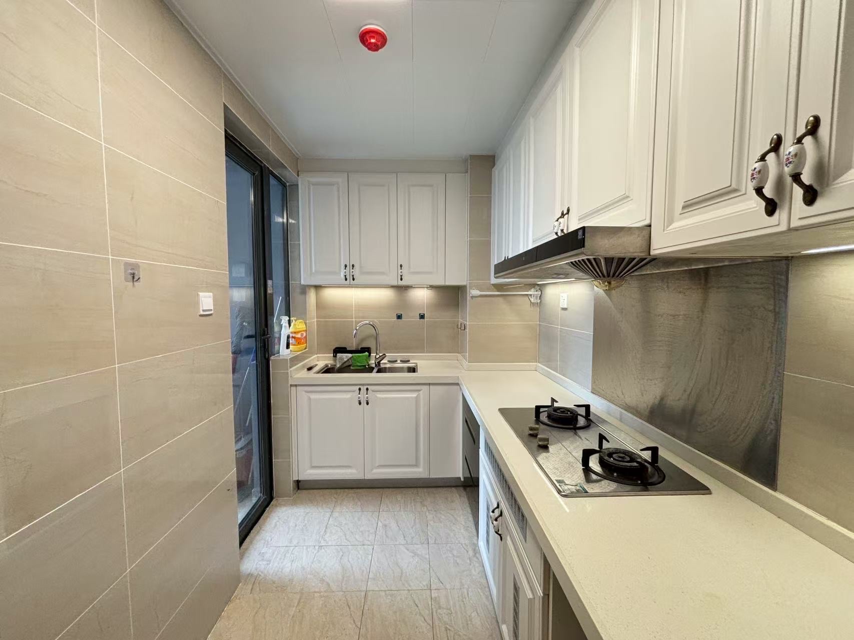 恒大美丽沙天瑞湾  3室2厅1卫    2600.0元/月室内图