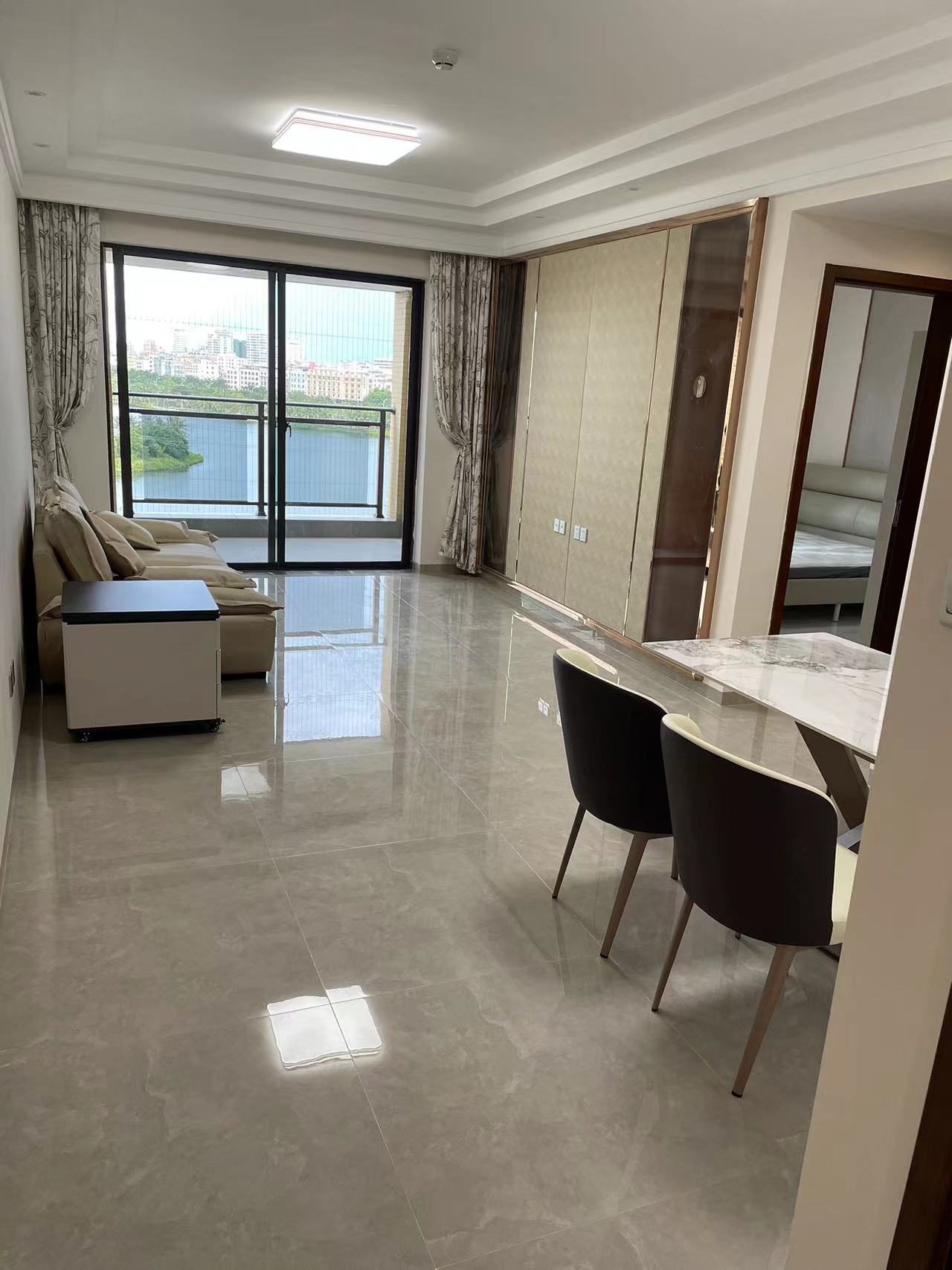 怡和湖城大境 3室2厅1卫 4300.0元/月 怡和湖城大境 3室2厅1卫 4300.0元/月室内图