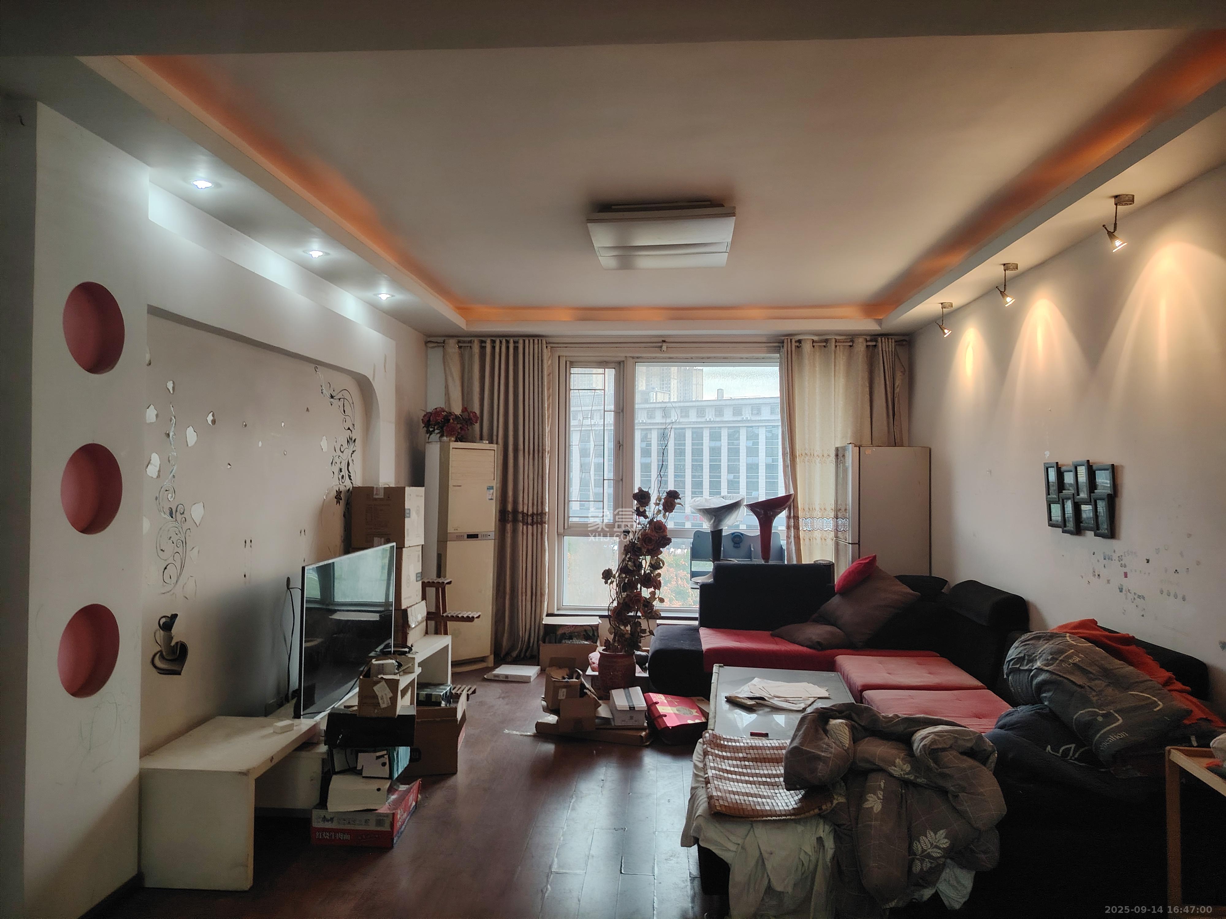 山水湾 1室2厅2卫 1350.0元/月 山水湾 1室2厅2卫 1350.0元/月室内图