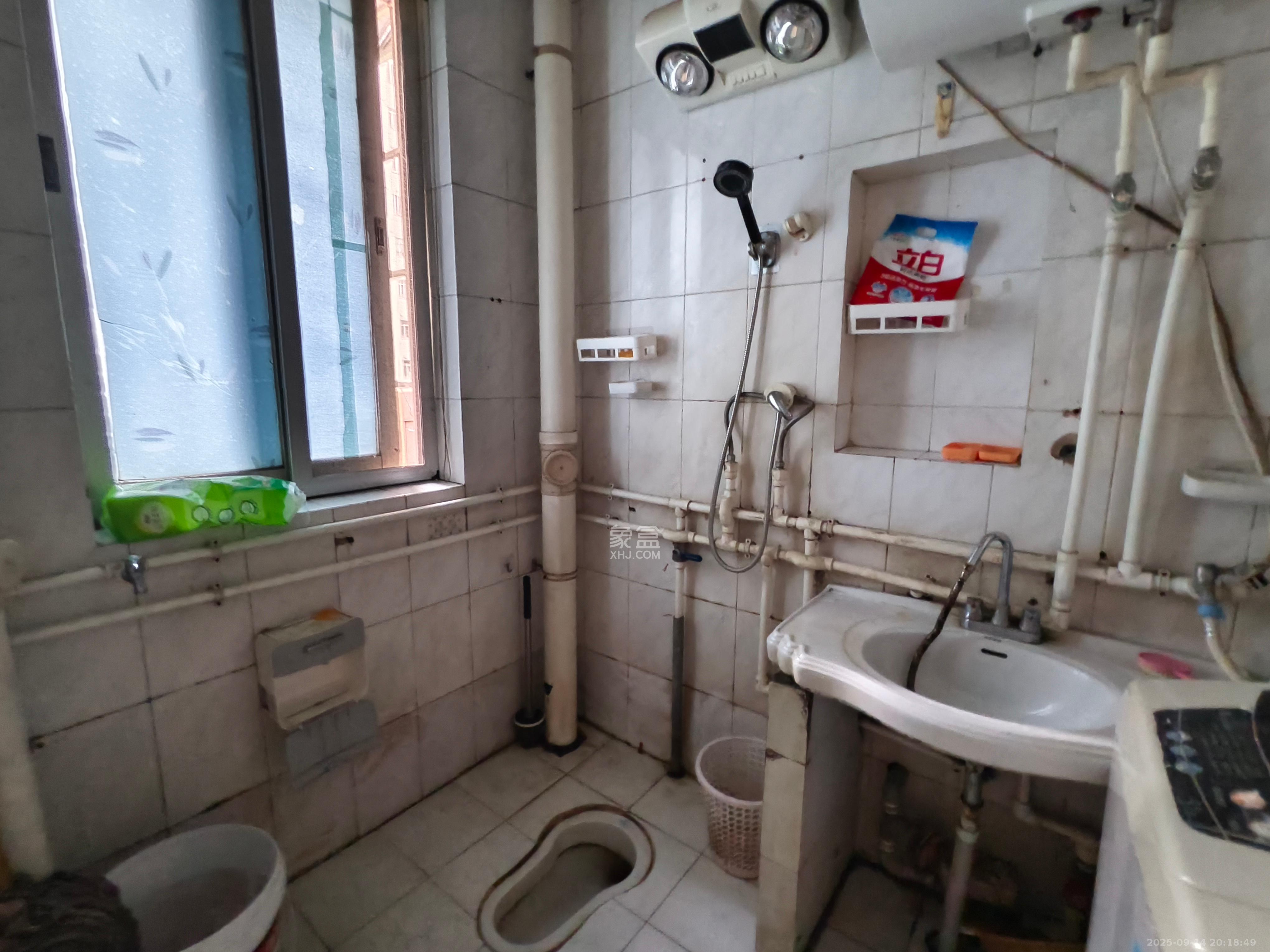 环达路桥  3室2厅1卫    1400.0元/月室内图