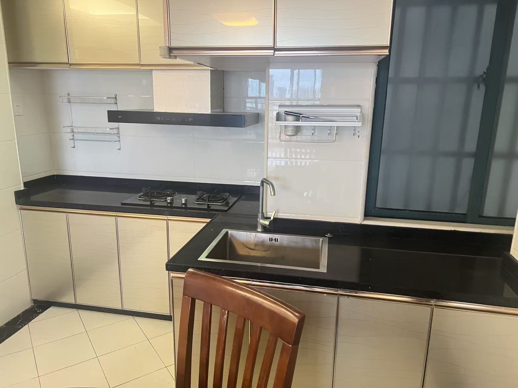 秀山观海苑  2室2厅1卫    115.0万 秀山观海苑  2室2厅1卫    115.0万厨房