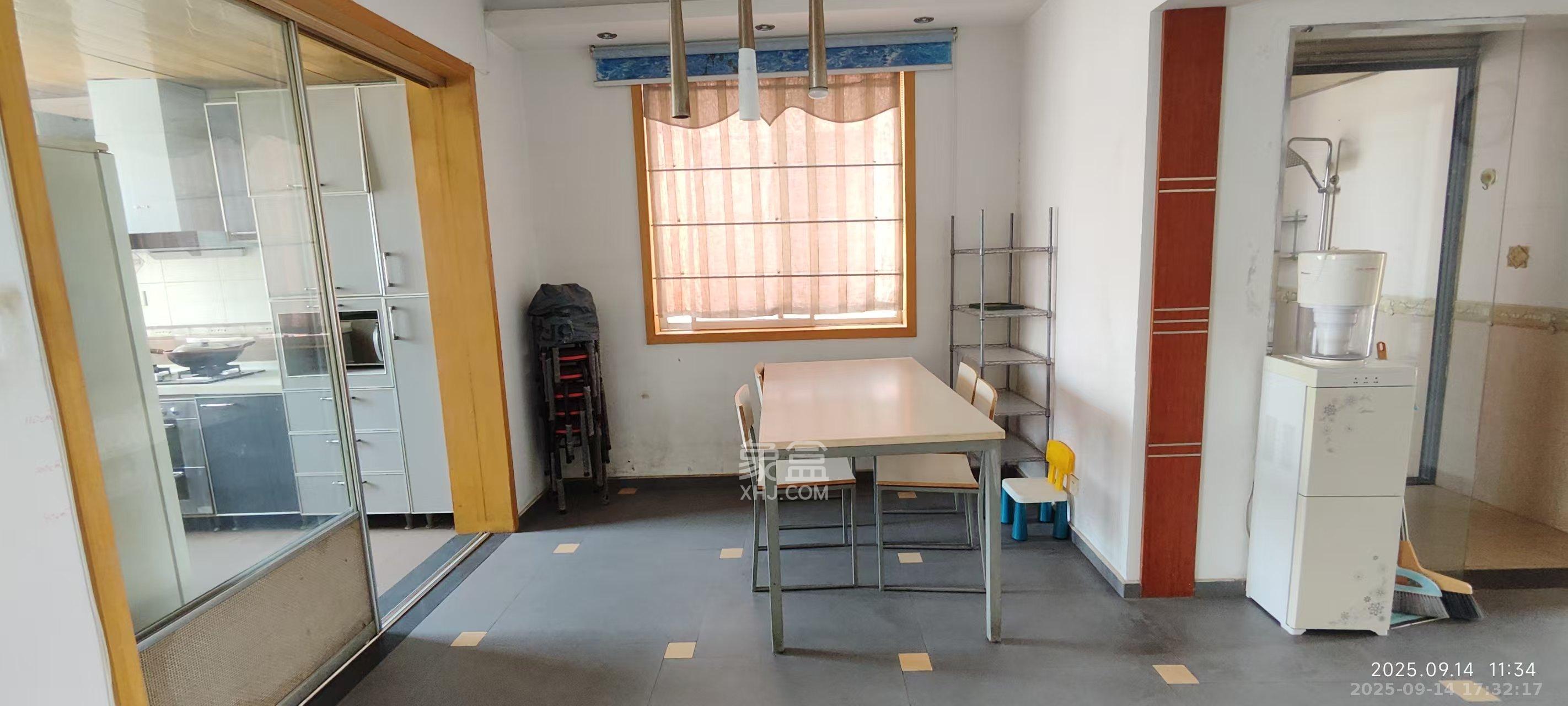 新星小区 4室2厅2卫 2400.0元/月 新星小区 4室2厅2卫 2400.0元/月室内图