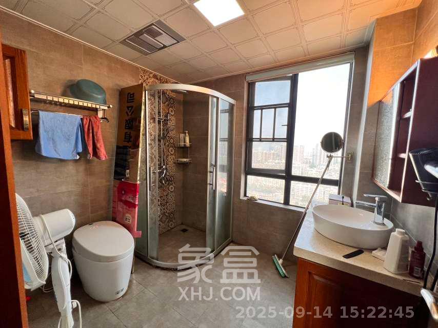 荣悦台  3室2厅2卫    4800.0元/月室内图