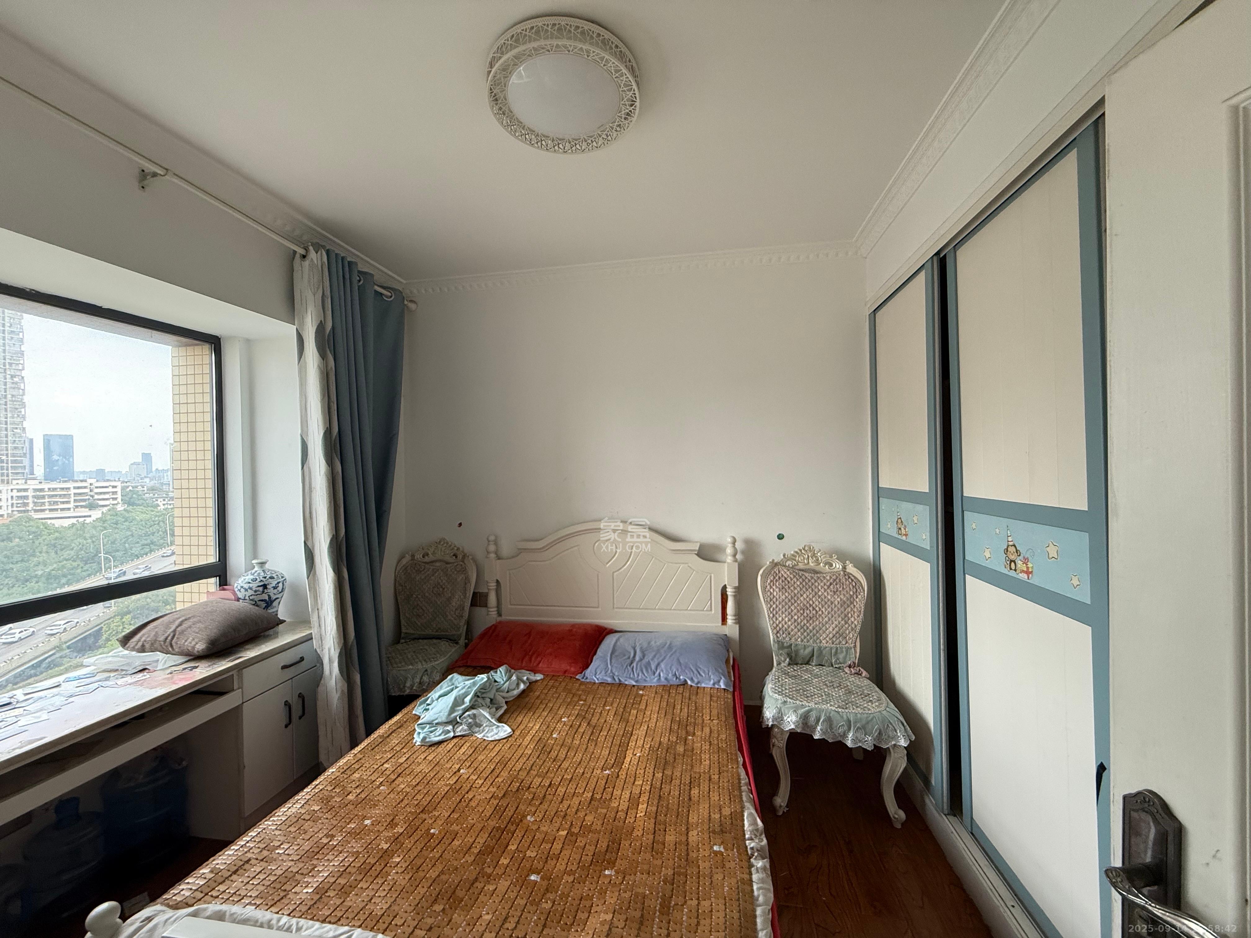 叠彩兰亭  3室2厅1卫    3000.0元/月室内图