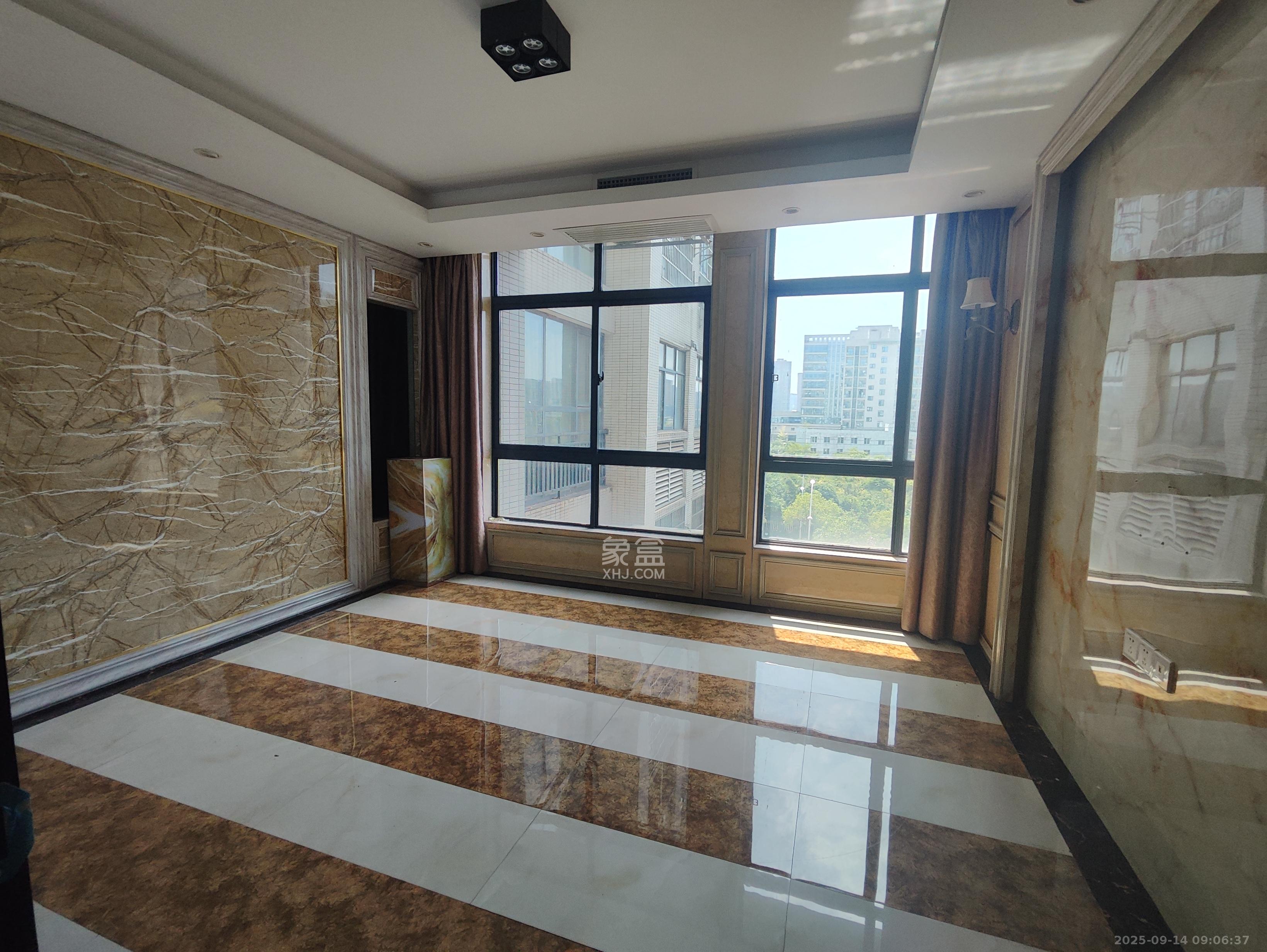 国际企业中心   295.74㎡      10000.0元/月室内图