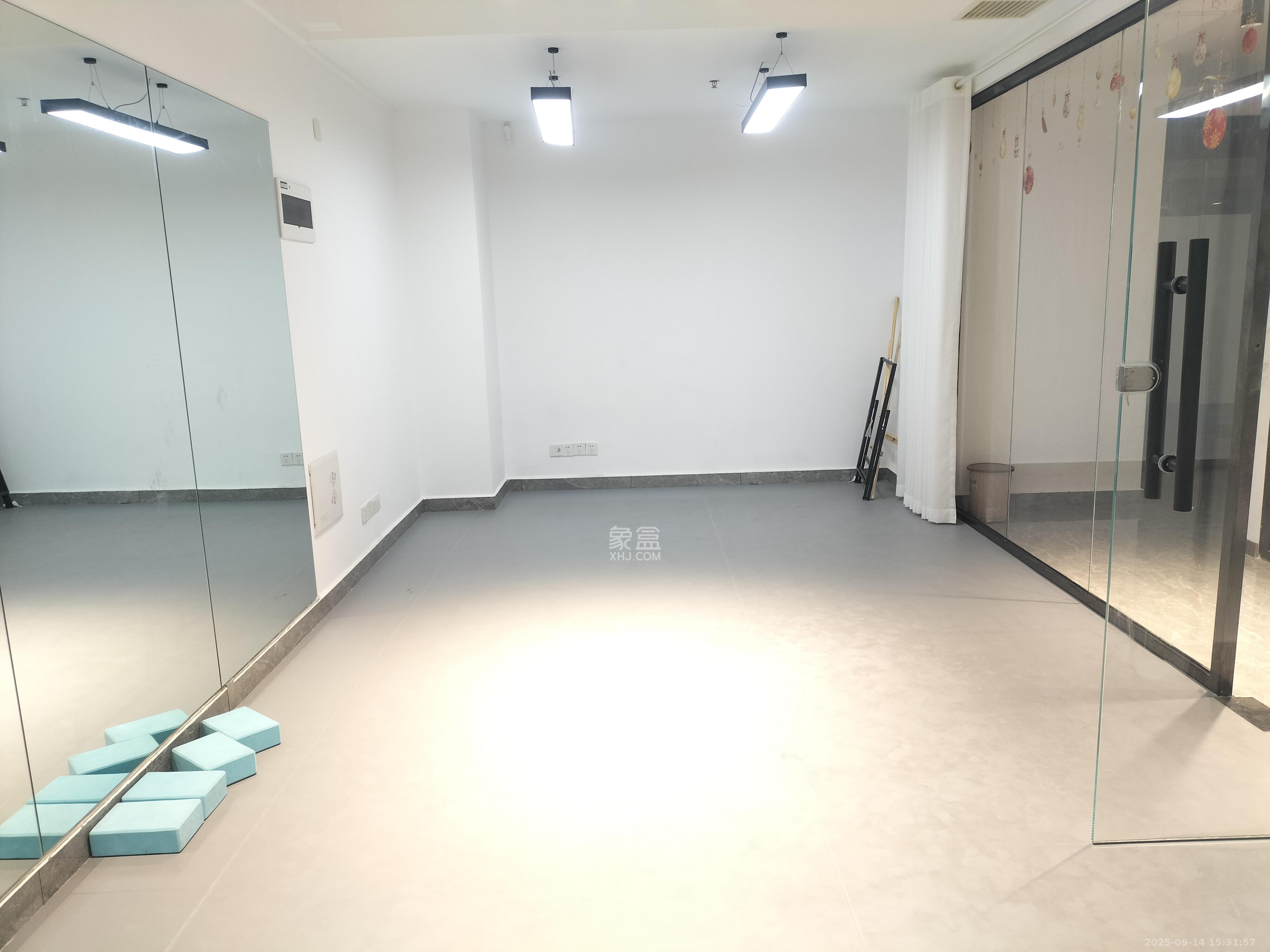 梅溪湖金茂湾 1室0厅0卫 6800.0元/月 梅溪湖金茂湾 1室0厅0卫 6800.0元/月室内图