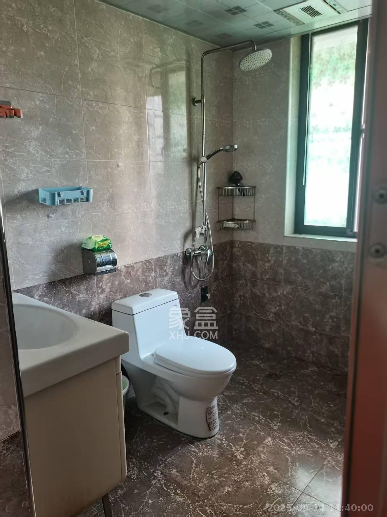 中建麓山和苑  3室2厅2卫    2200.0元/月室内图