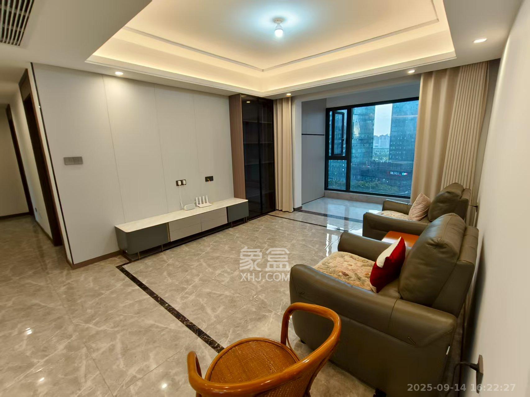 绿地V岛 4室2厅2卫 4500.0元/月 绿地V岛 4室2厅2卫 4500.0元/月室内图