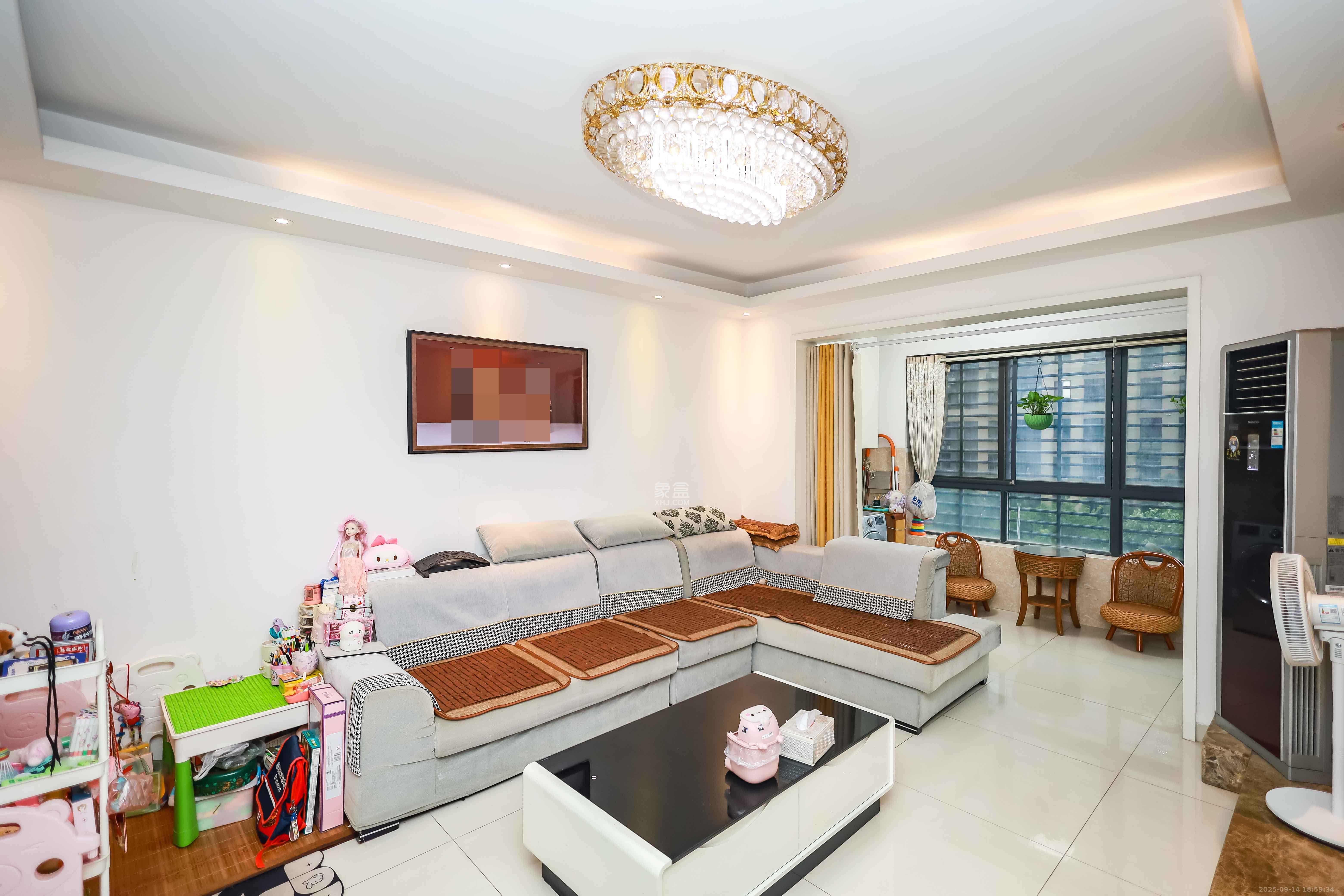 长房时代城 3室2厅1卫 94.0万 长房时代城 3室2厅1卫 94.0万客厅