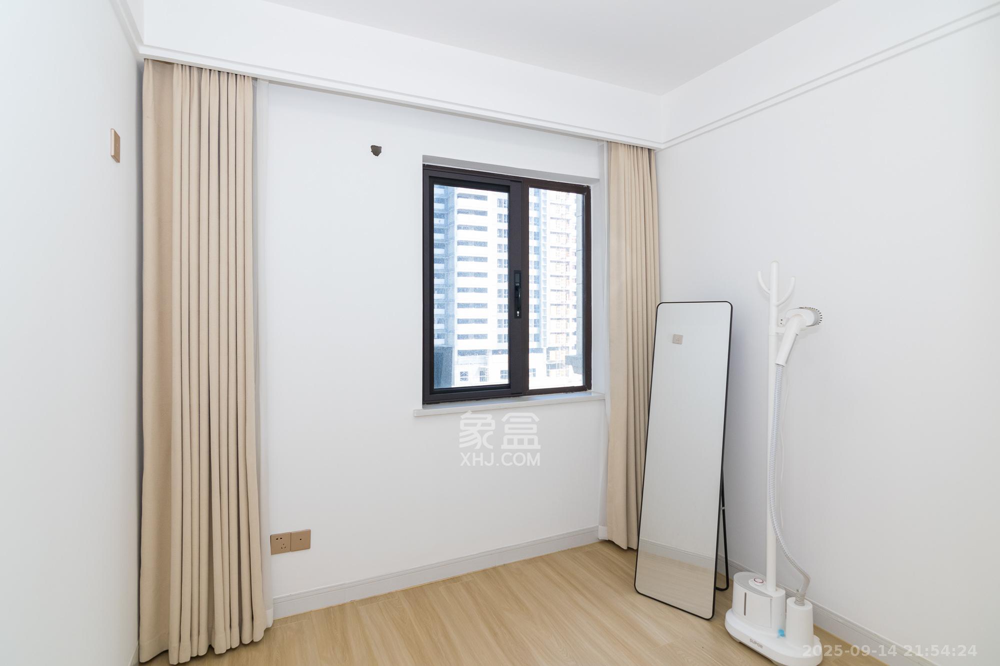 春晖花园 4室2厅1卫 98.80万 春晖花园 4室2厅1卫 98.80万卧室