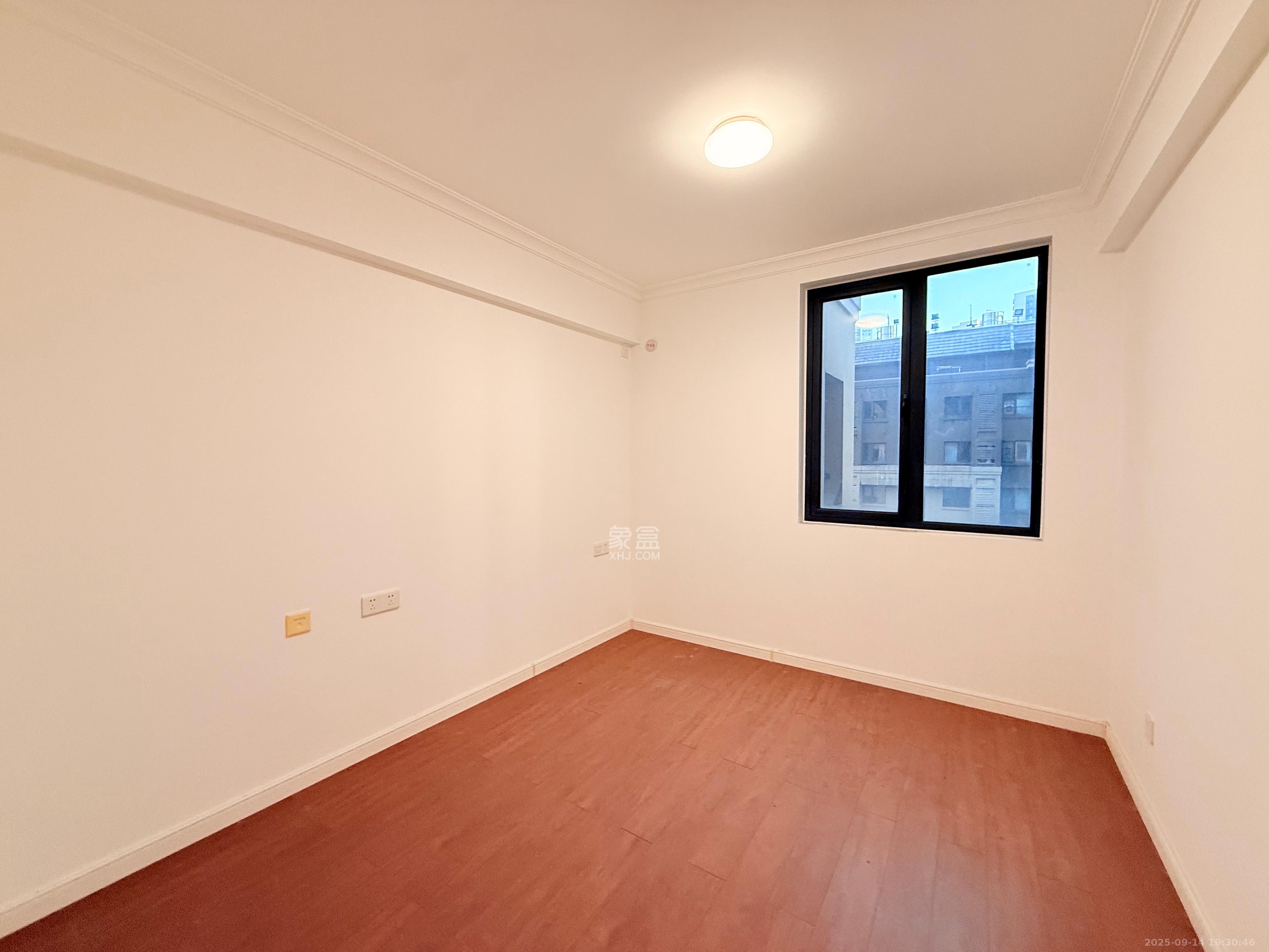 万科魅力之城观澜里  4室2厅2卫    5000.0元/月室内图