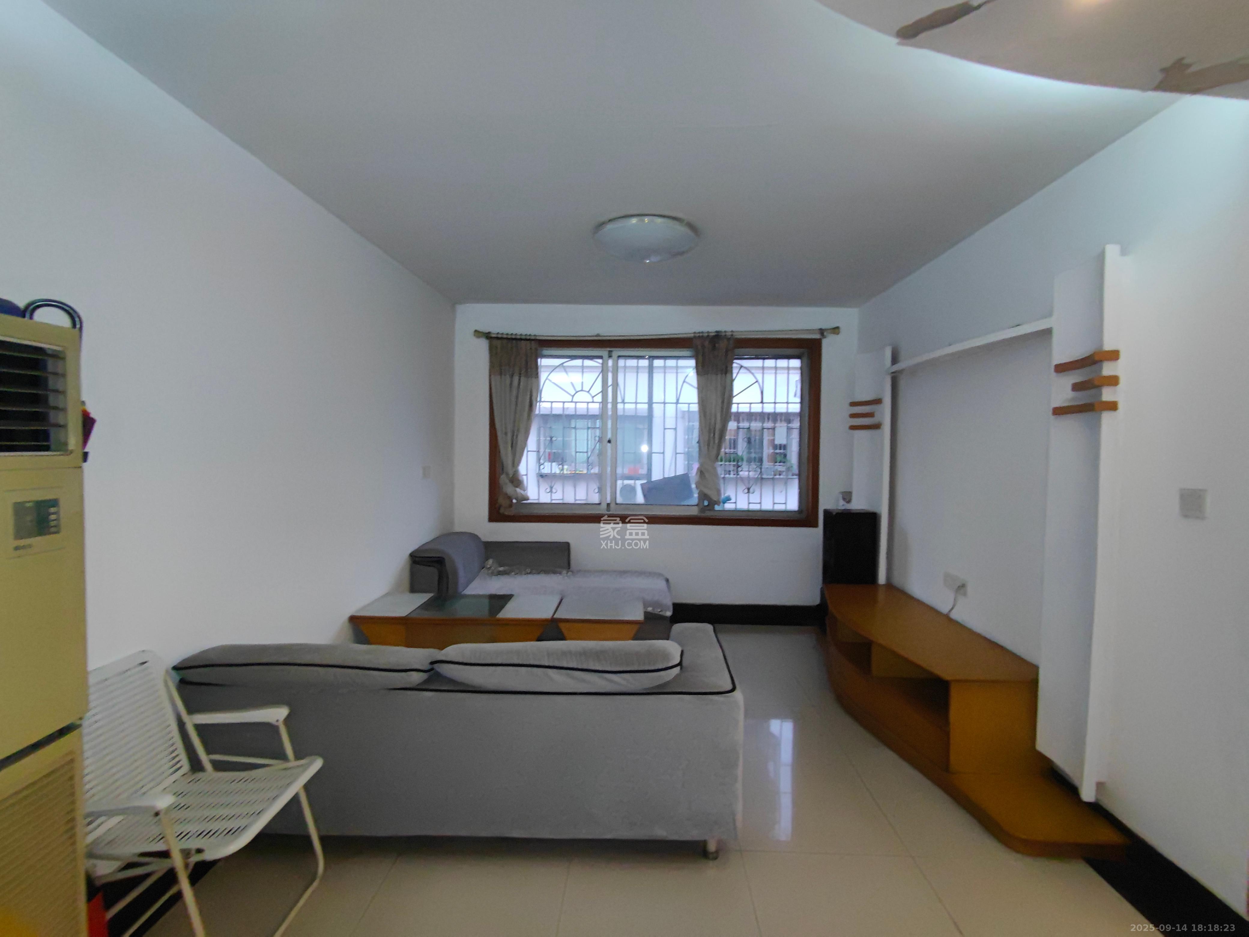 白云社区 2室2厅2卫 1200.0元/月 白云社区 2室2厅2卫 1200.0元/月室内图