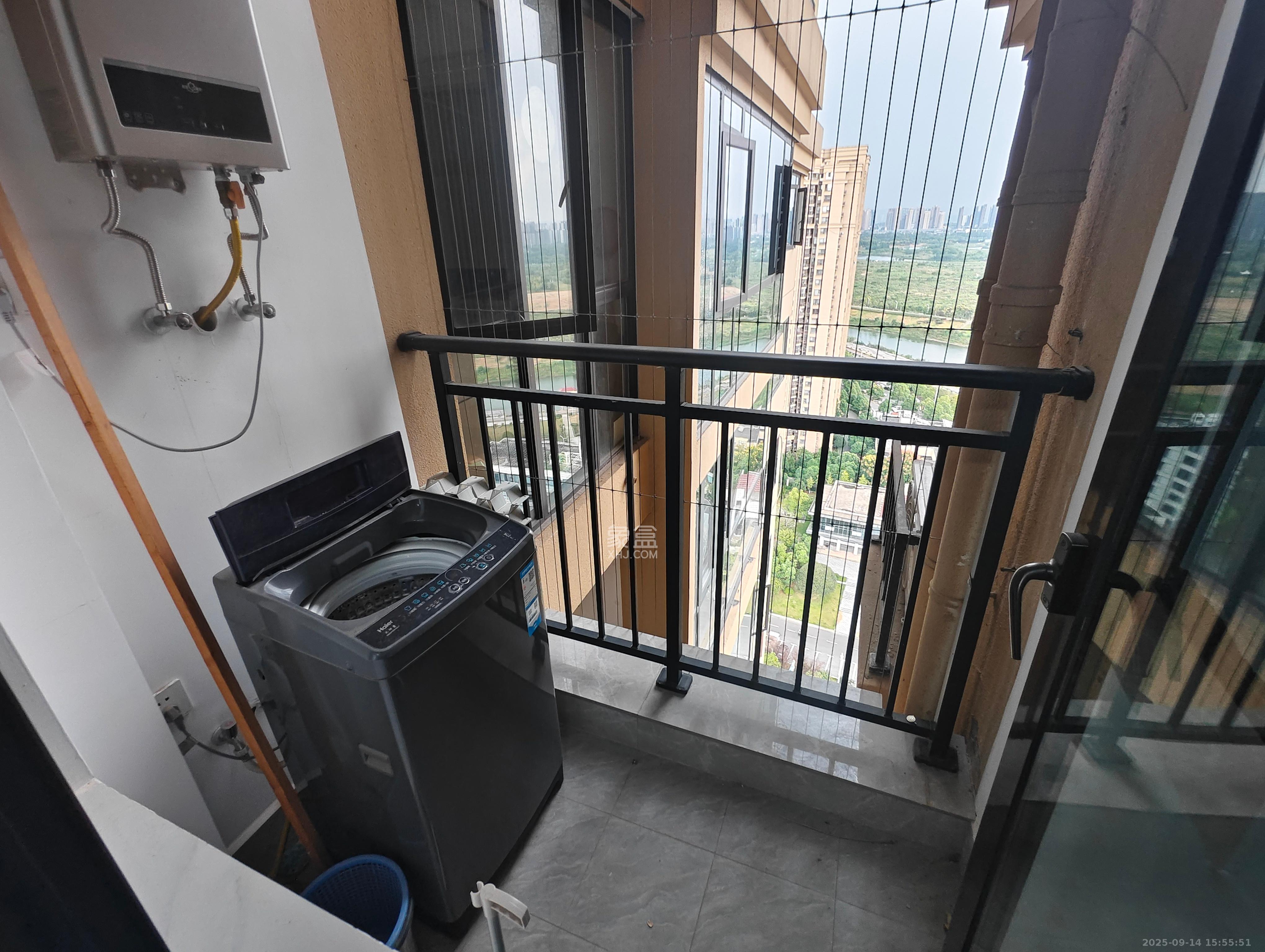 江山帝景雅典 3室2厅1卫 2300.0元/月 江山帝景雅典 3室2厅1卫 2300.0元/月室内图