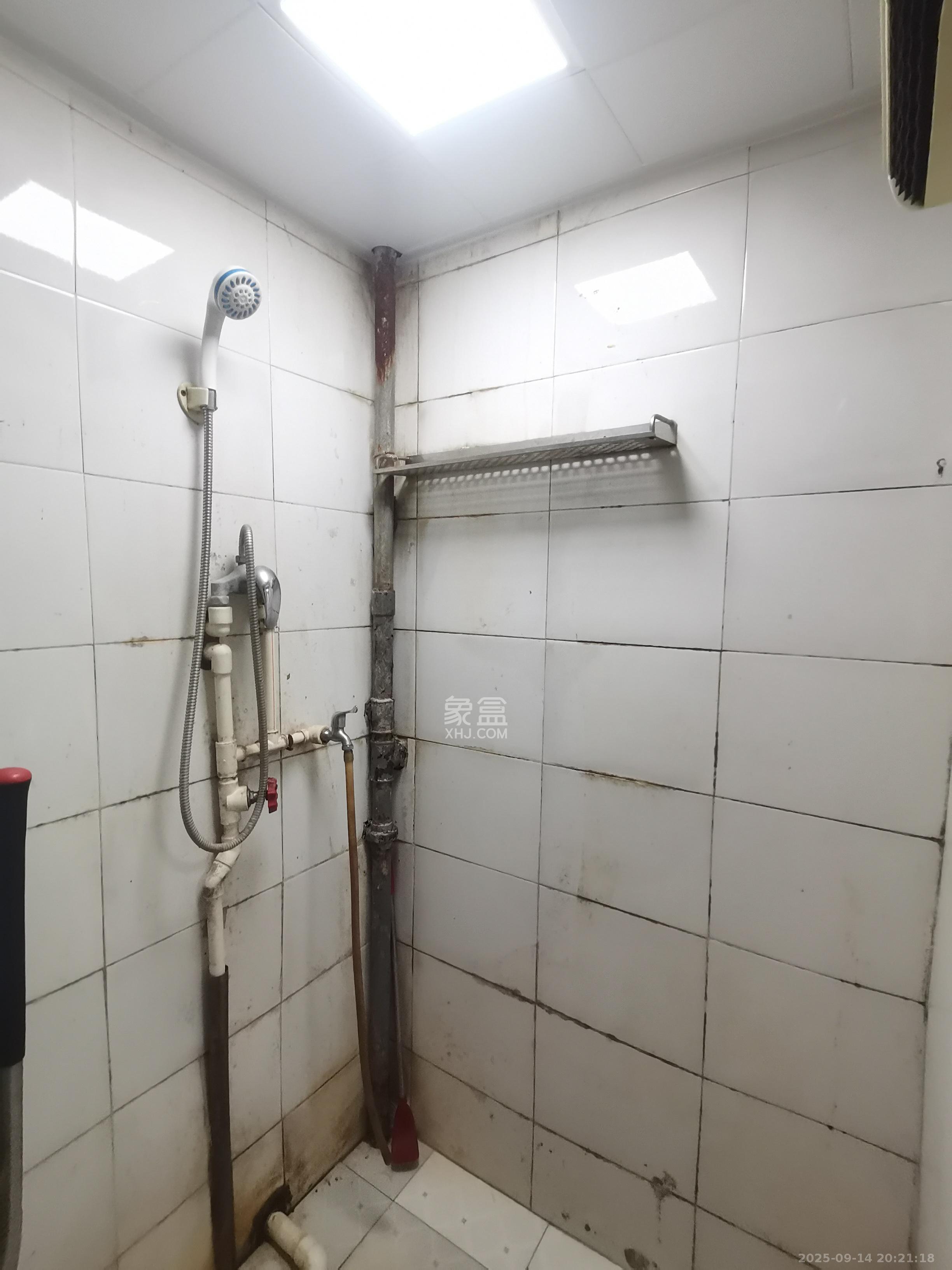 化油器厂宿舍  2室2厅1卫    1400.0元/月室内图