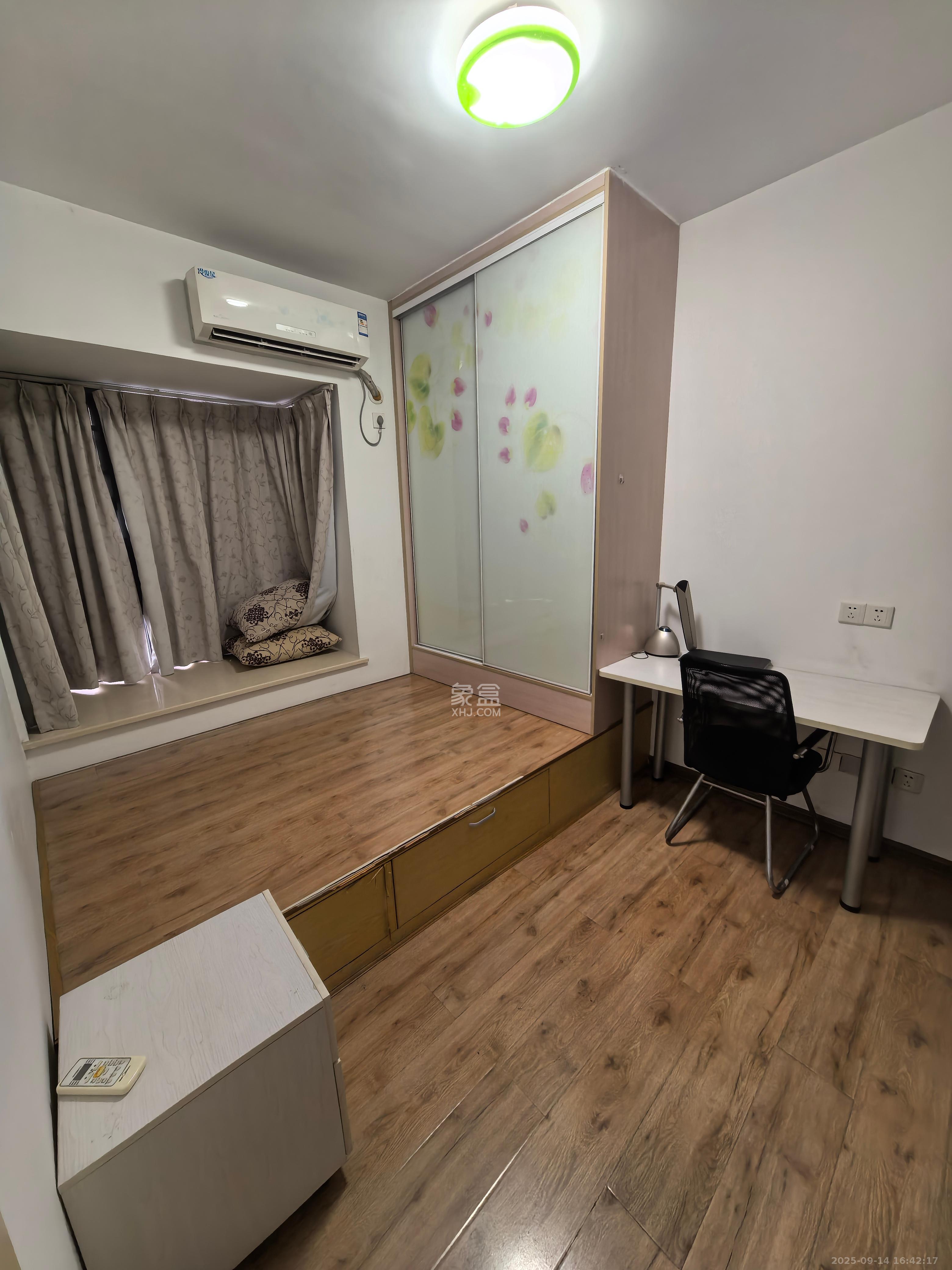 月畔湾  2室2厅1卫    2200.0元/月室内图