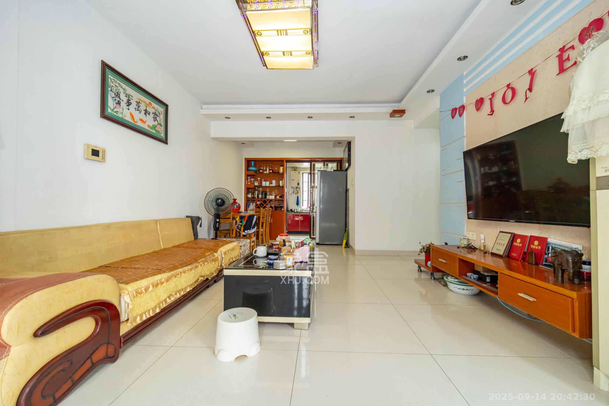 尚都花园城  3室2厅2卫    55.0万客厅