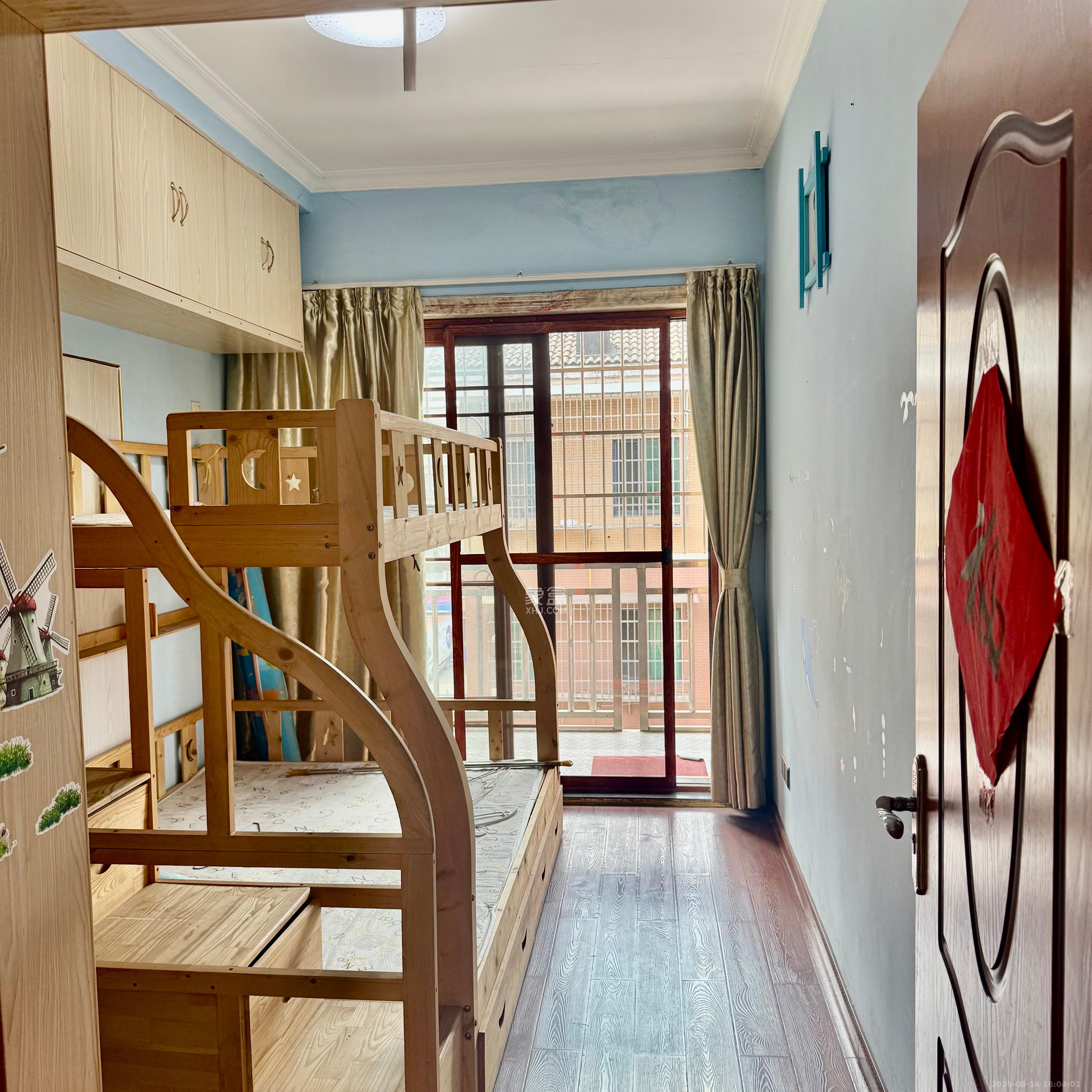 大桥四区  3室2厅2卫    2700.0元/月室内图