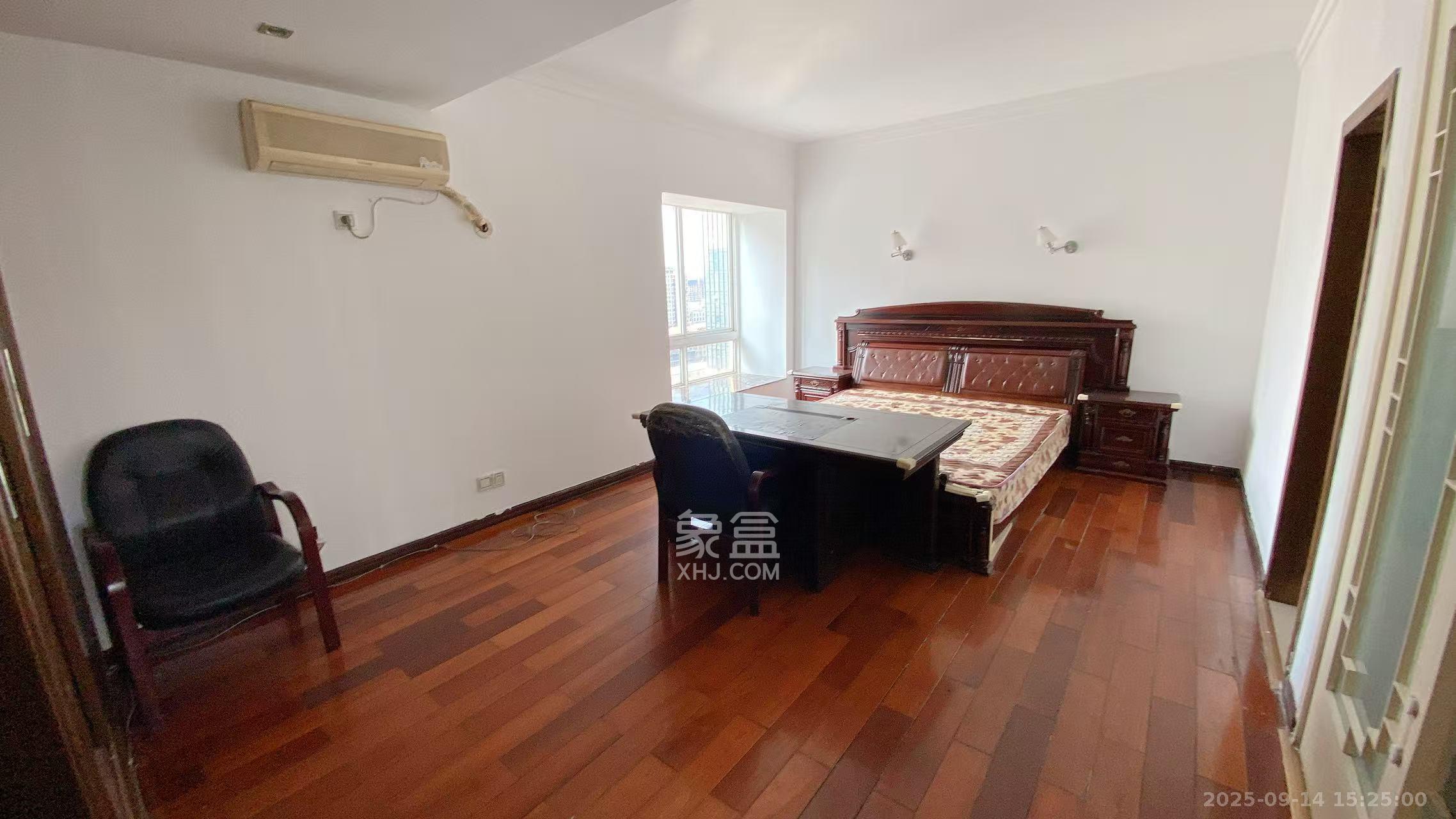 明珠苑  5室2厅1卫    3600.0元/月室内图