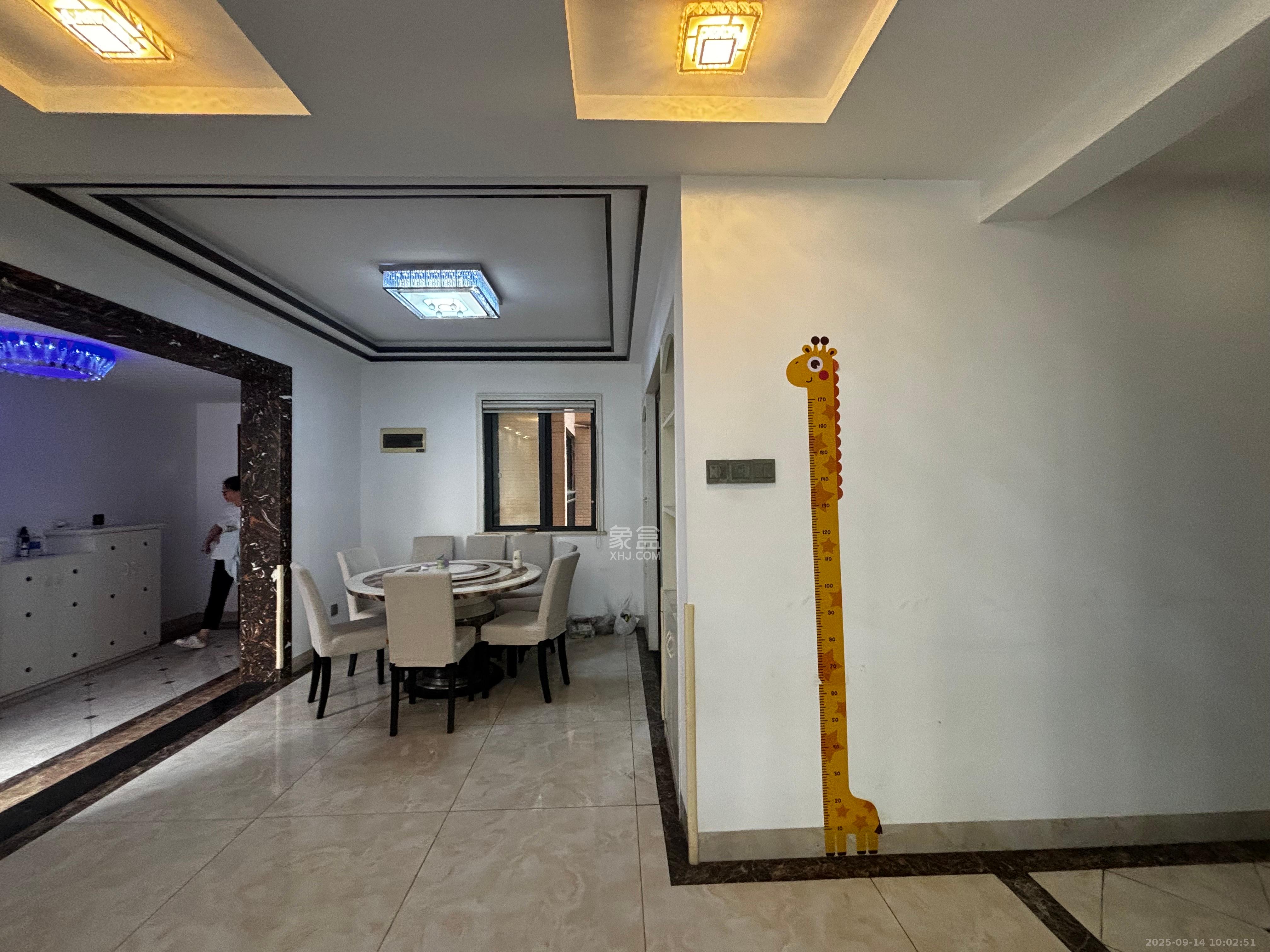 中建芙蓉嘉苑  3室2厅2卫   2600.00元/月室内图