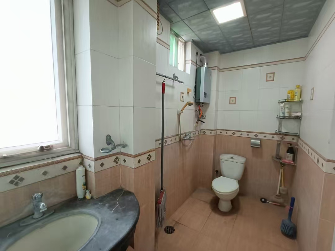 方园公寓  1室1厅1卫    1800.0元/月室内图