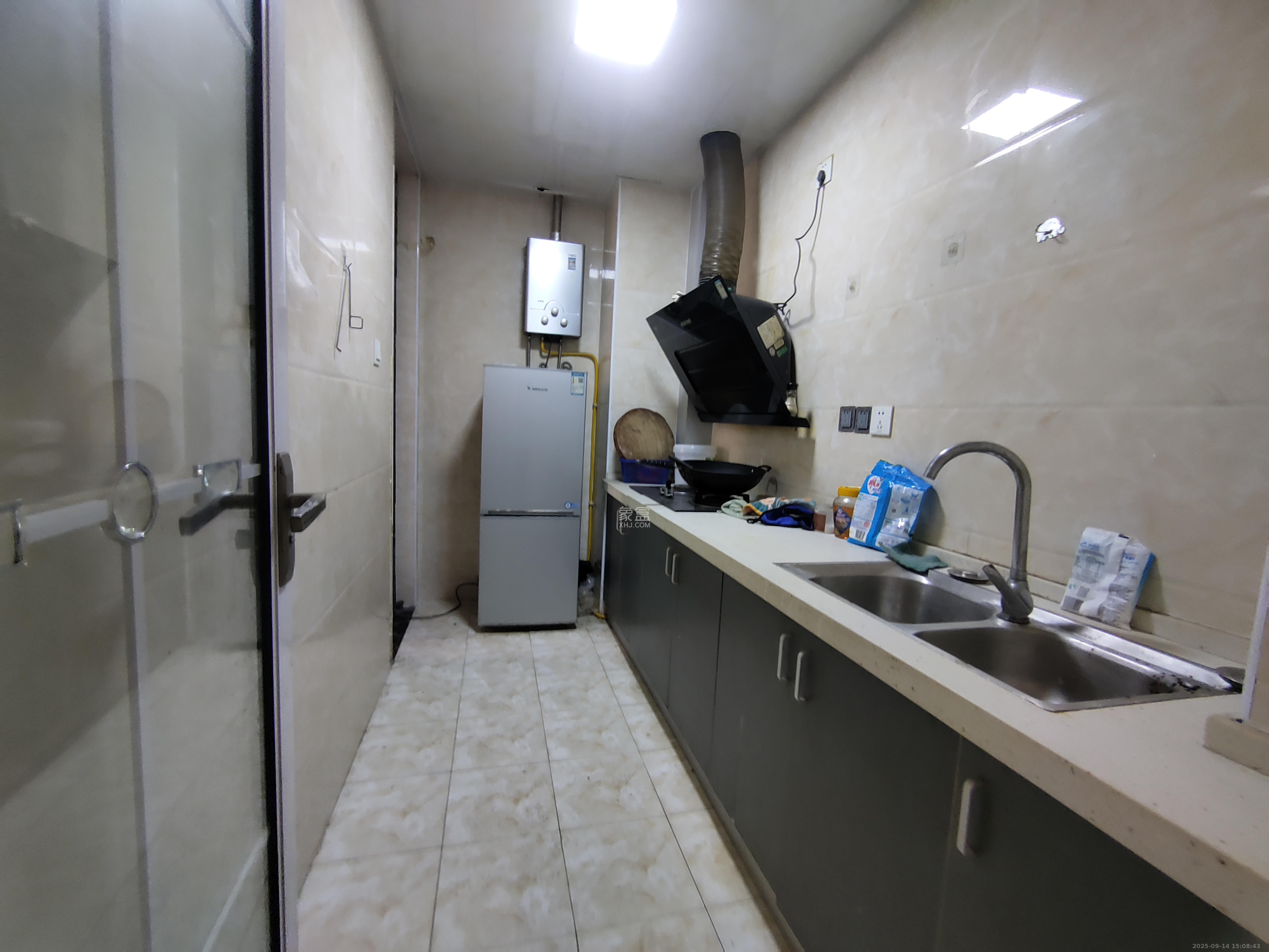 明发国际城  2室2厅1卫    1800.0元/月室内图