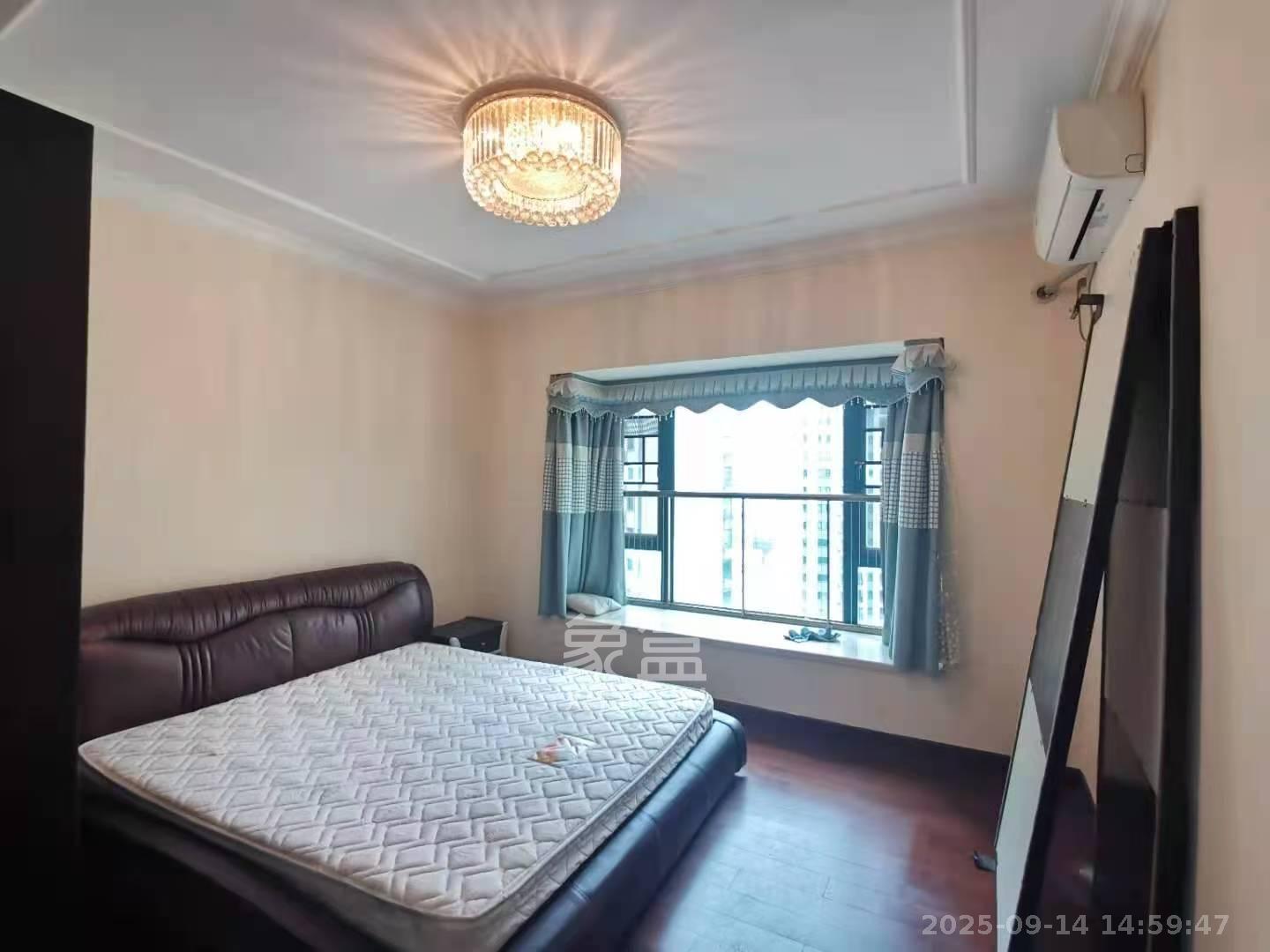 恒大翡翠华庭  1室2厅1卫    2500.0元/月 恒大翡翠华庭  1室2厅1卫    2500.0元/月室内图