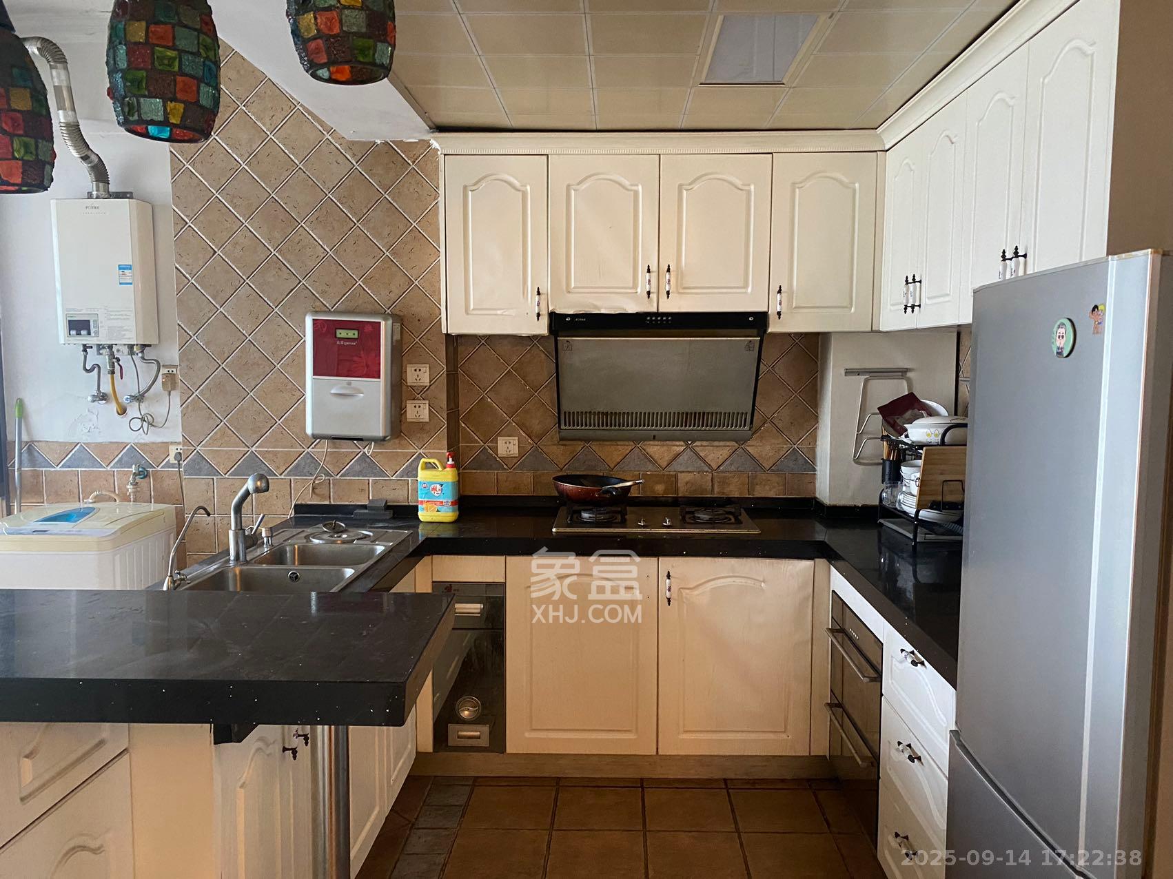 长宝1667 1室2厅1卫 4300.0元/月 长宝1667 1室2厅1卫 4300.0元/月室内图