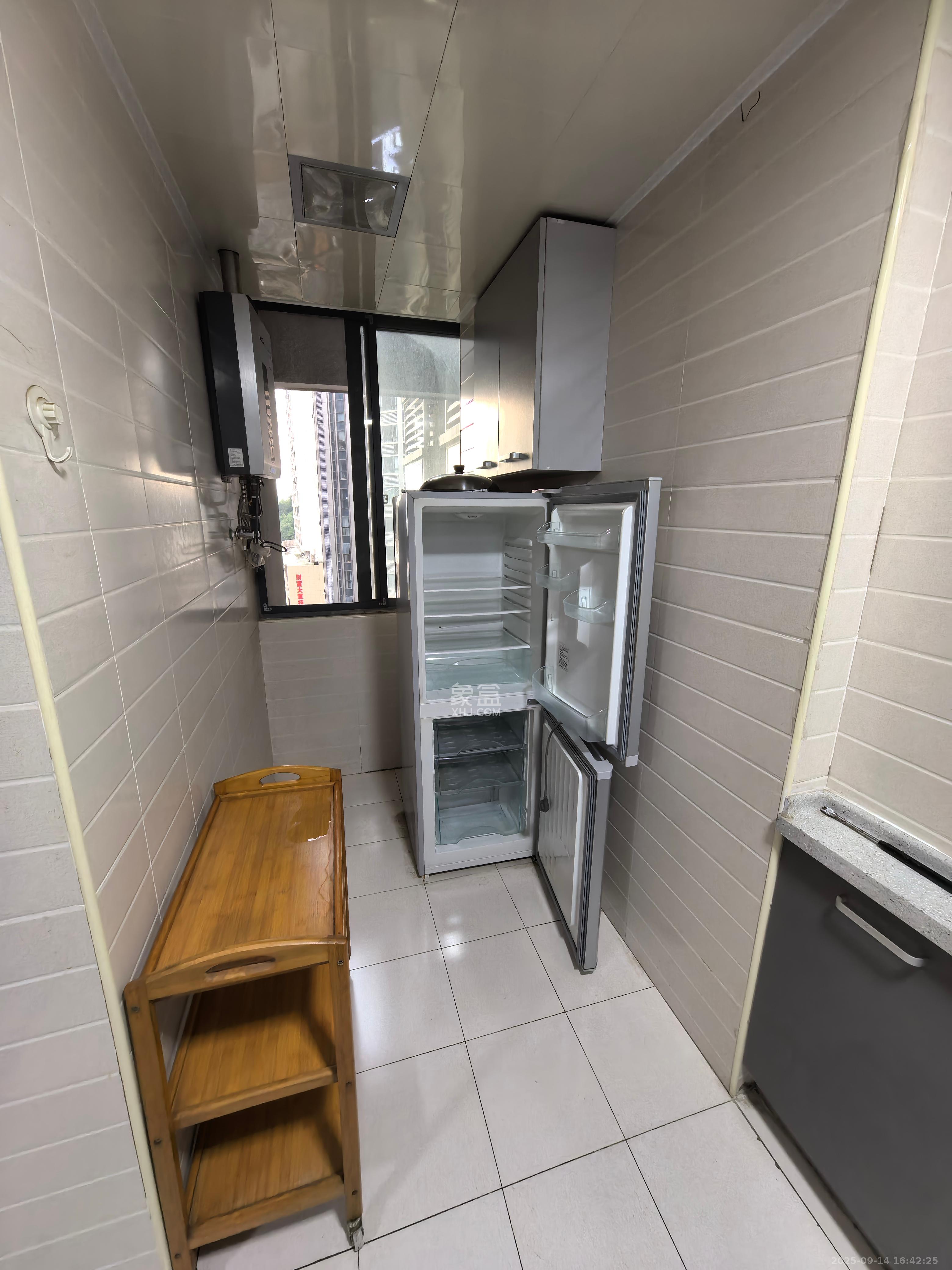 月畔湾  2室2厅1卫    2200.0元/月室内图