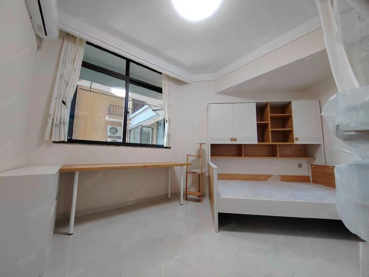 怡和湖城大境 3室2厅1卫 4300.0元/月 怡和湖城大境 3室2厅1卫 4300.0元/月室内图