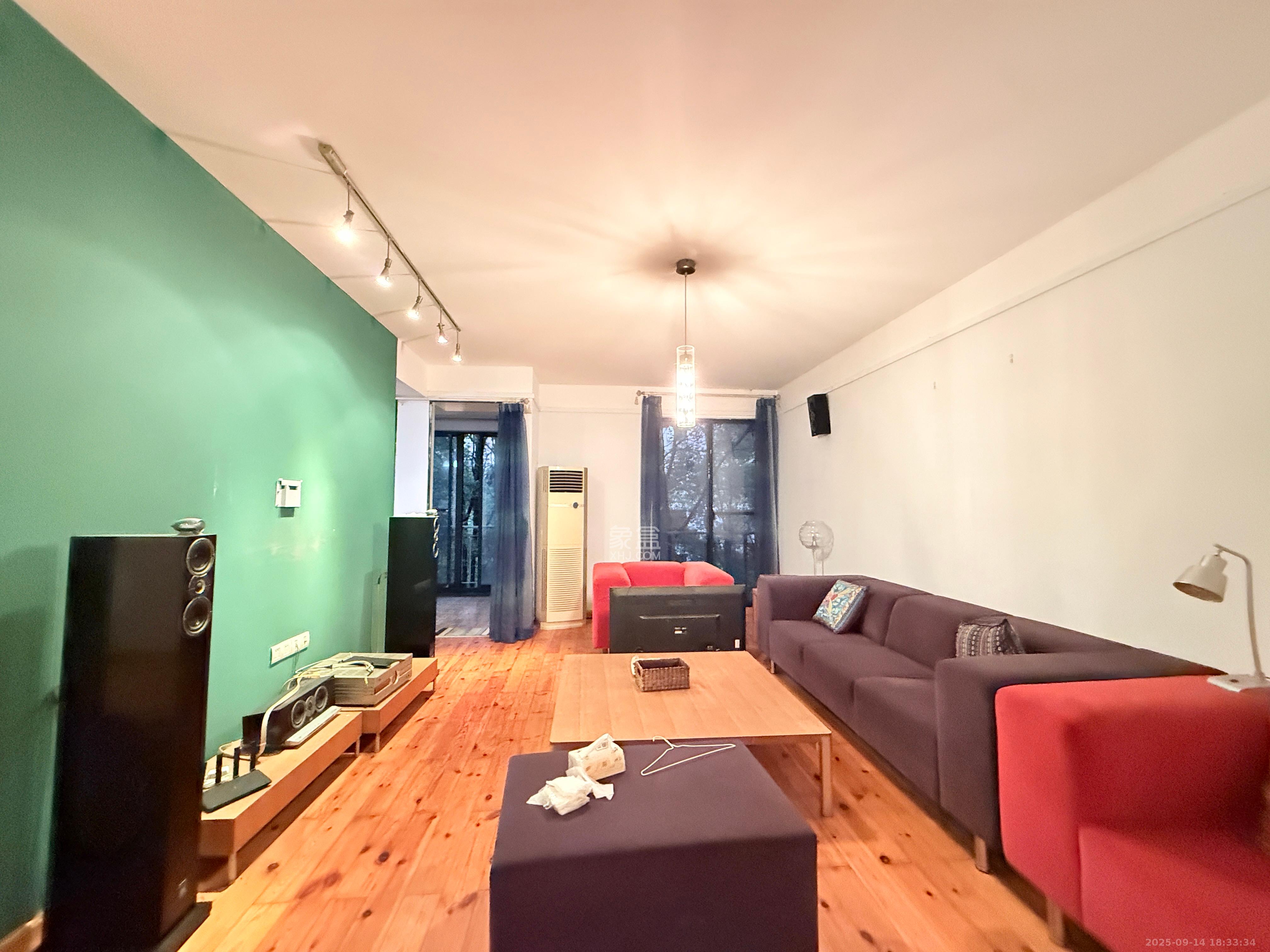 西街花园 3室2厅2卫 2600.0元/月 西街花园 3室2厅2卫 2600.0元/月室内图