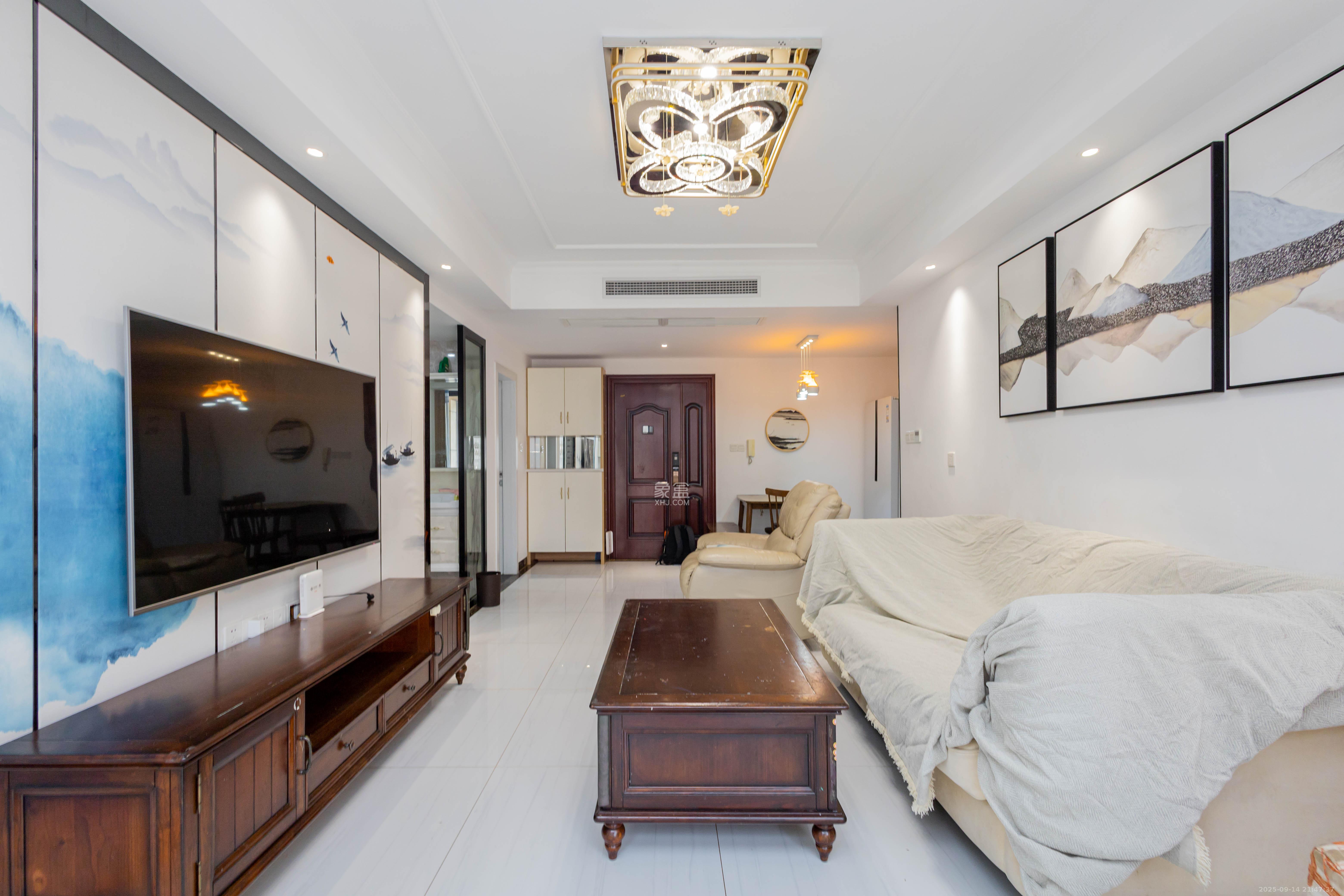 东方美地  3室2厅1卫    69.8万 东方美地  3室2厅1卫    69.8万客厅