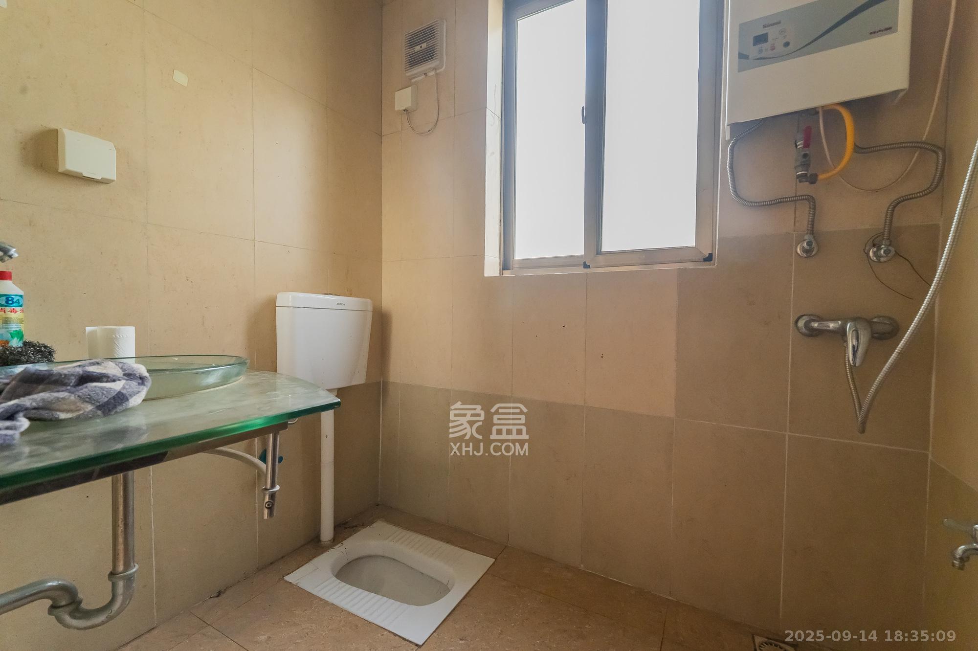 碧桂园威尼斯城  5室2厅3卫    706.88万卫生间